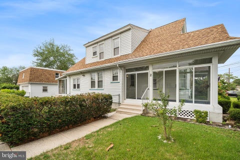 Townhouse For Sale - 2 12th Street<br/> Burlington, NJ 08016