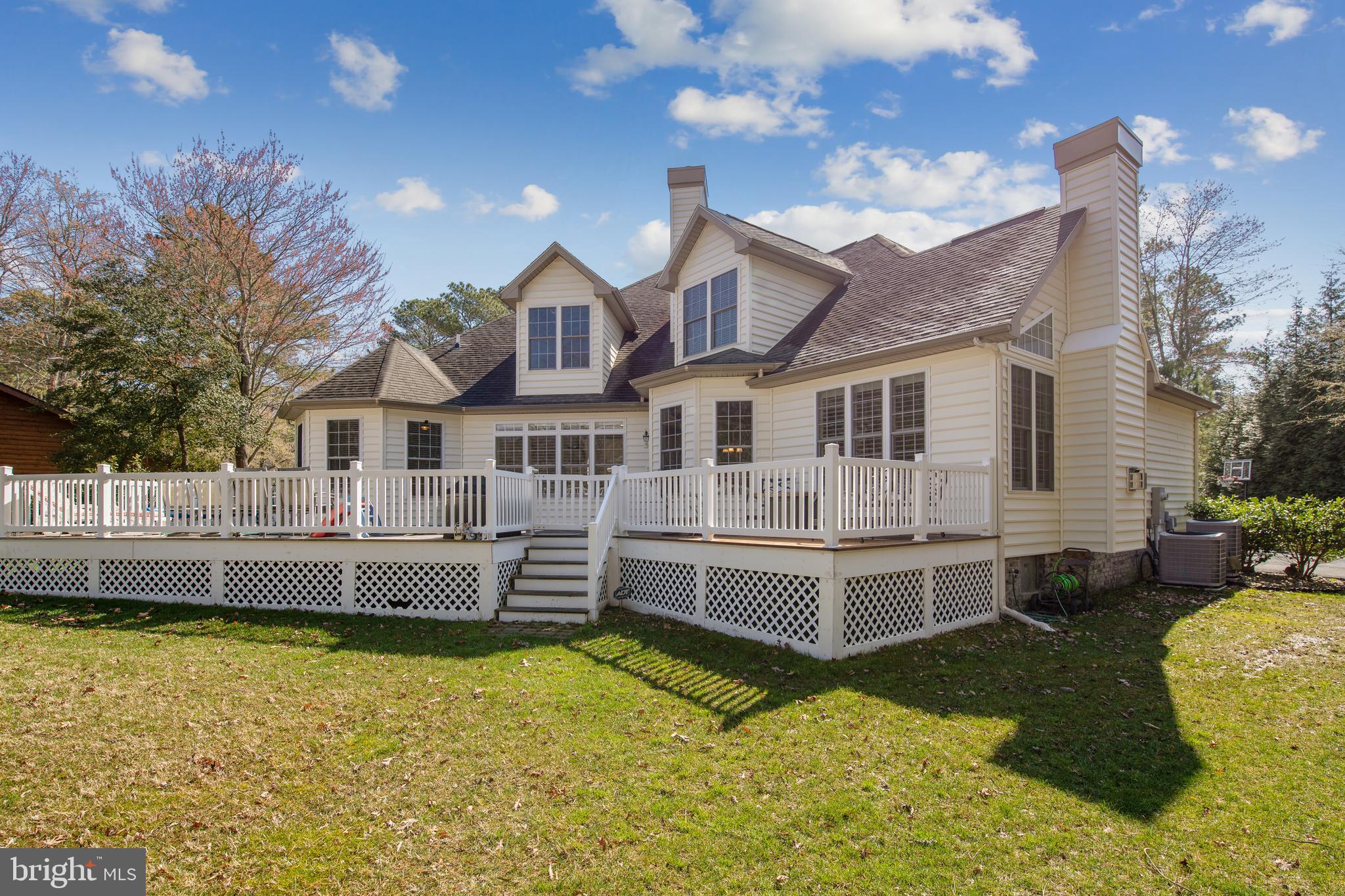 GOLF CLUB SHORES I - Residential