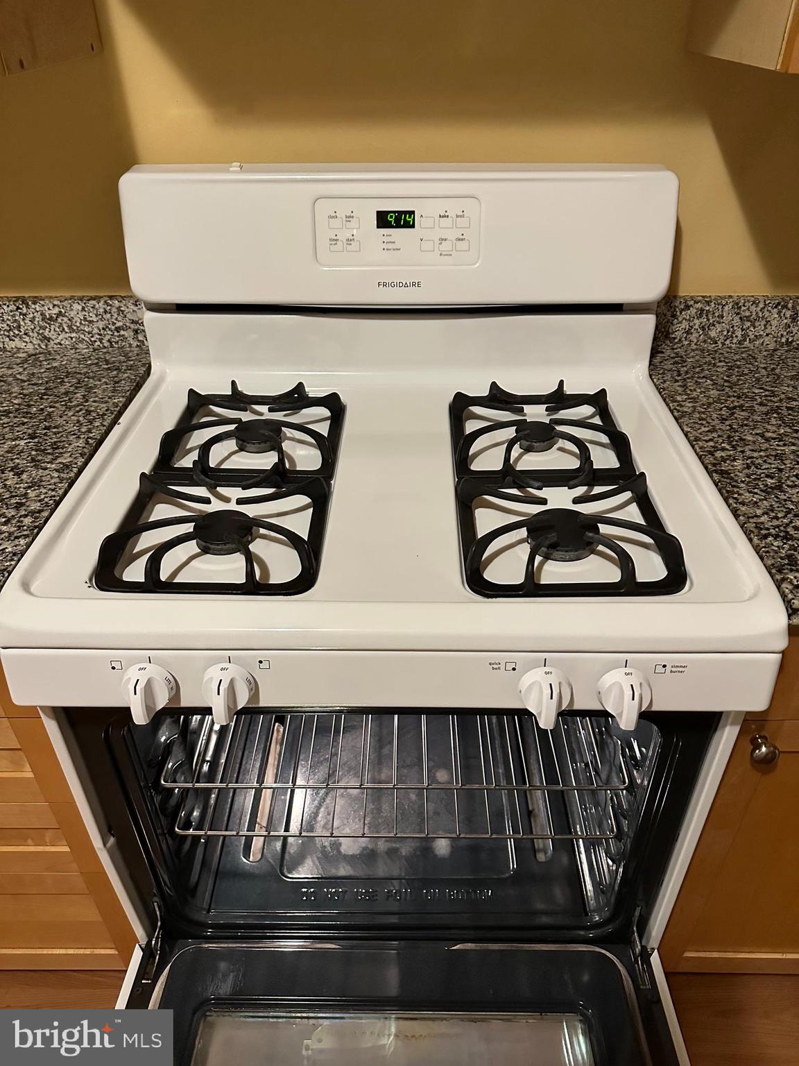 ART MUSEUM AREA - Residential Lease