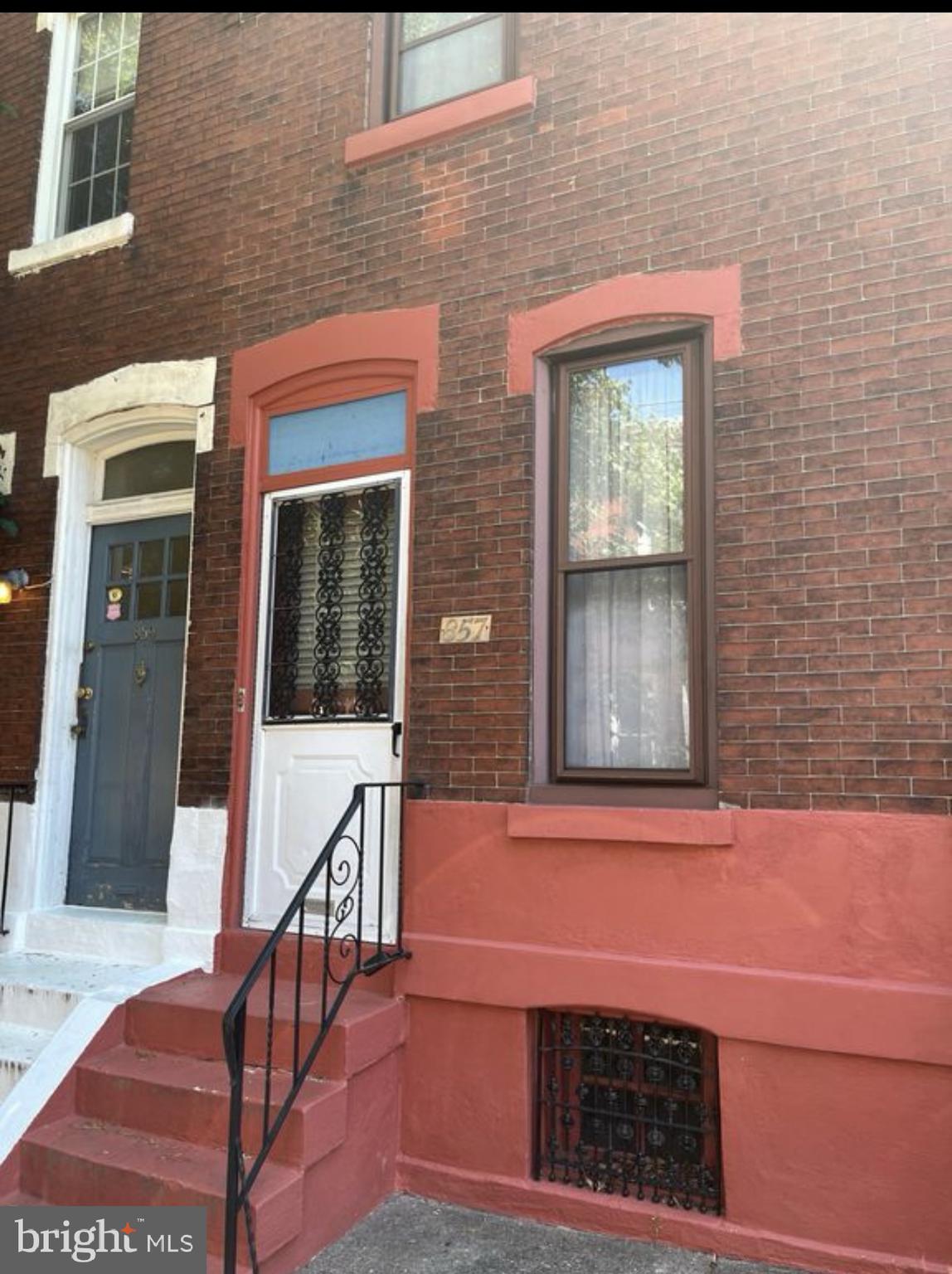 ART MUSEUM AREA - Residential Lease