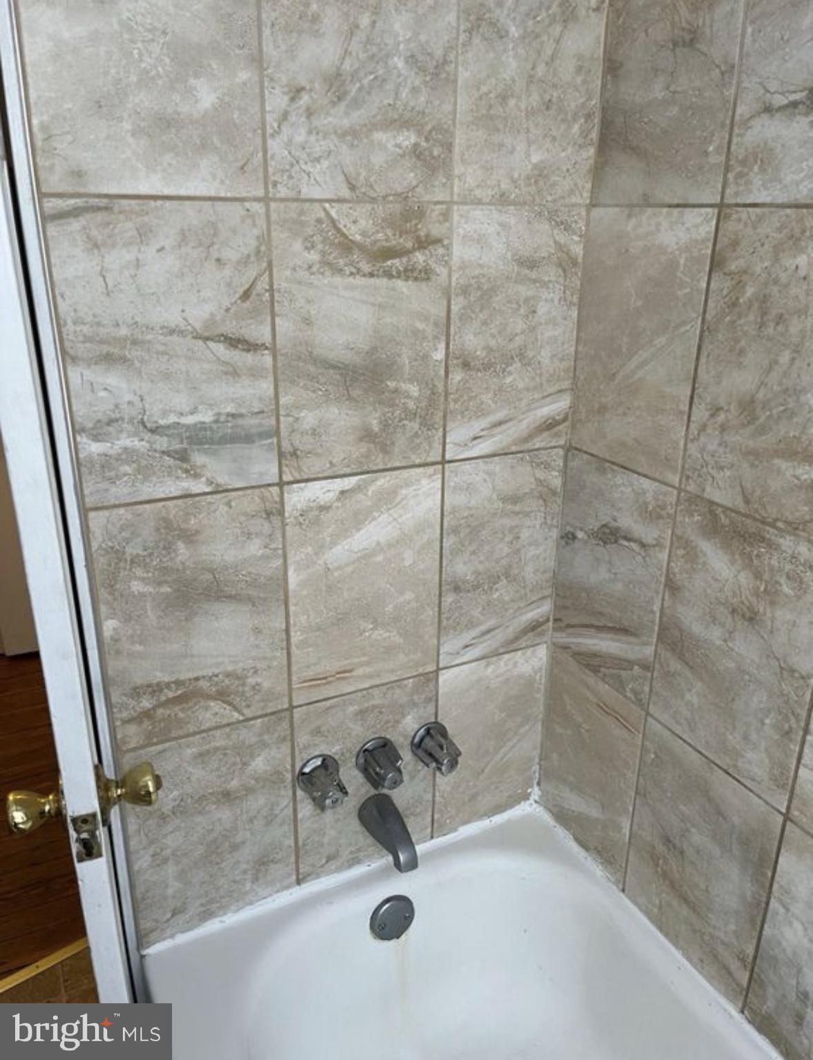 ART MUSEUM AREA - Residential Lease