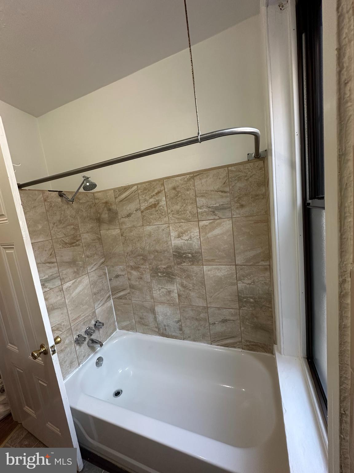 ART MUSEUM AREA - Residential Lease