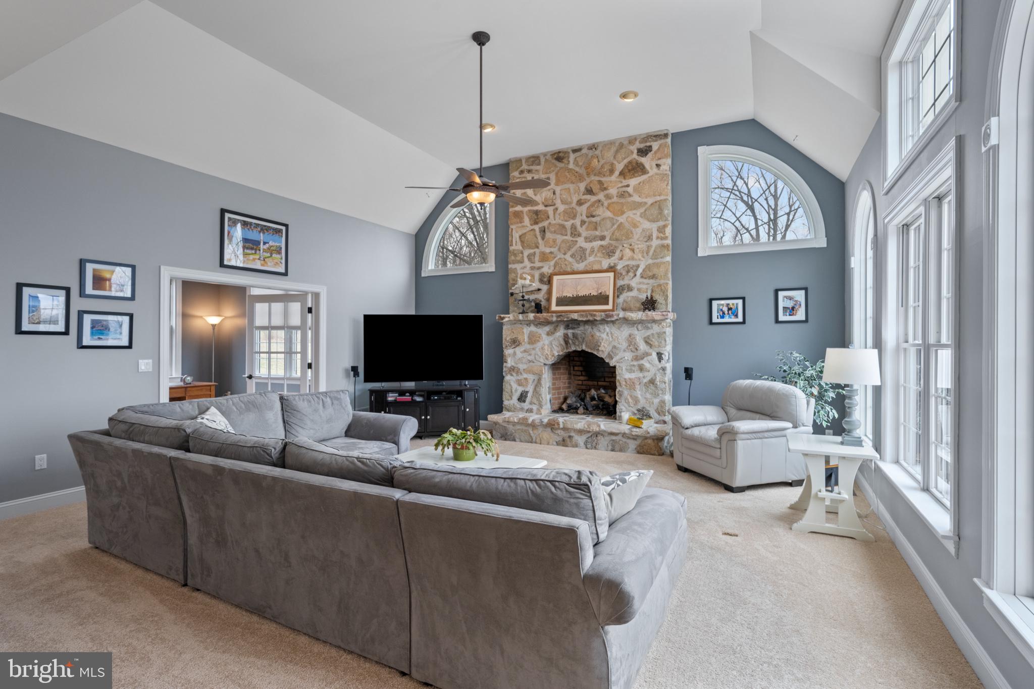 COUNTRY WALK - Residential