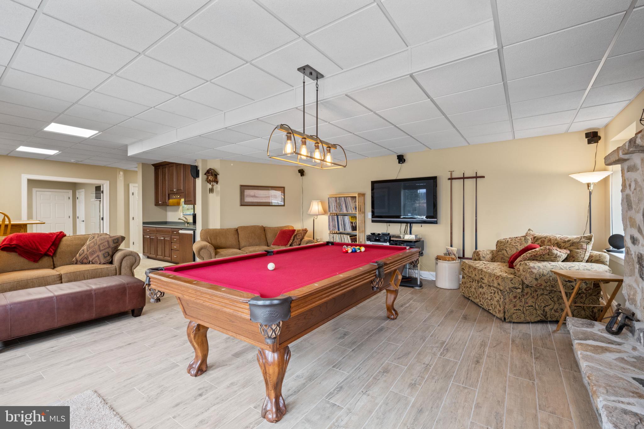 COUNTRY WALK - Residential