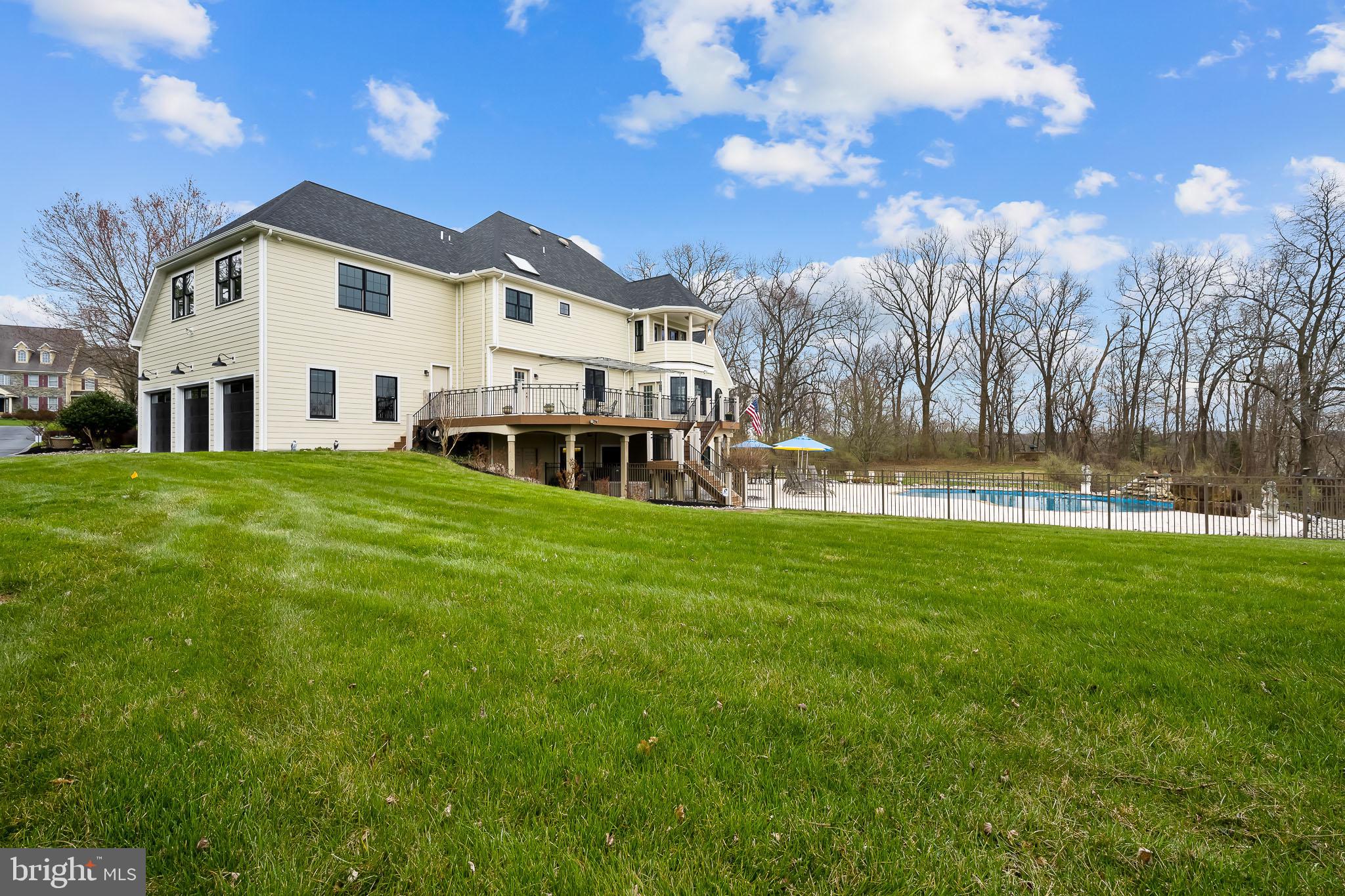 COUNTRY WALK - Residential