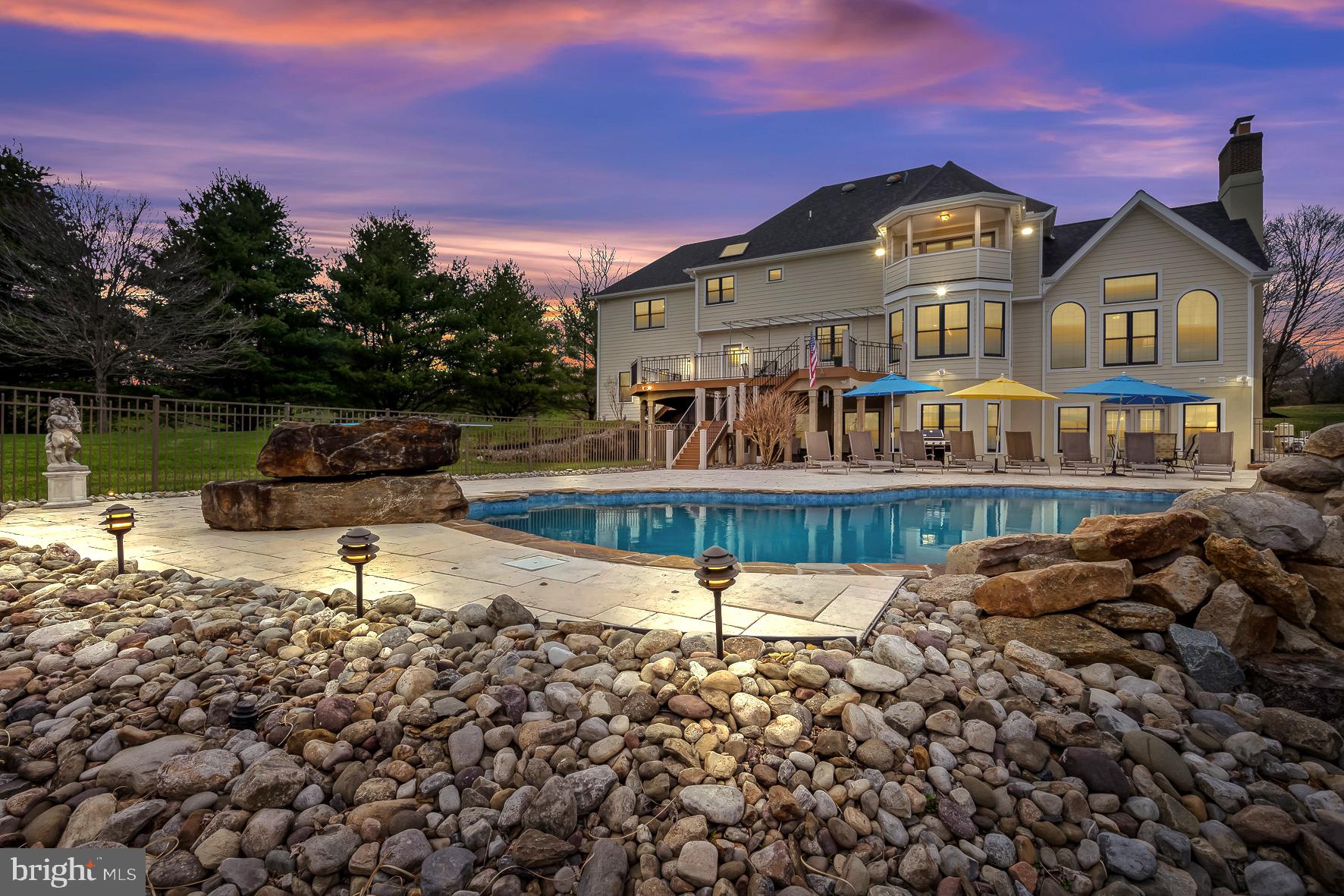 COUNTRY WALK - Residential