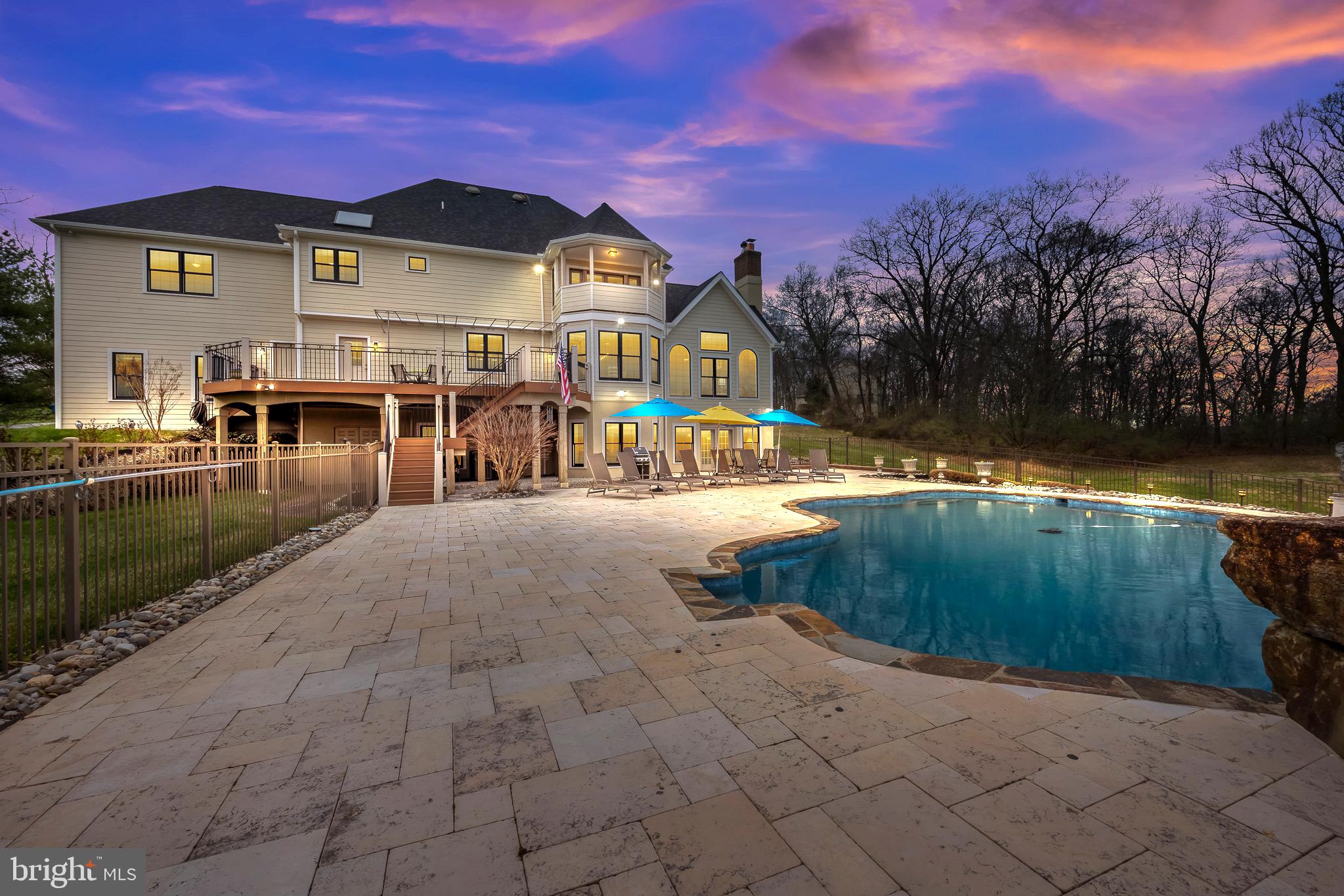 COUNTRY WALK - Residential