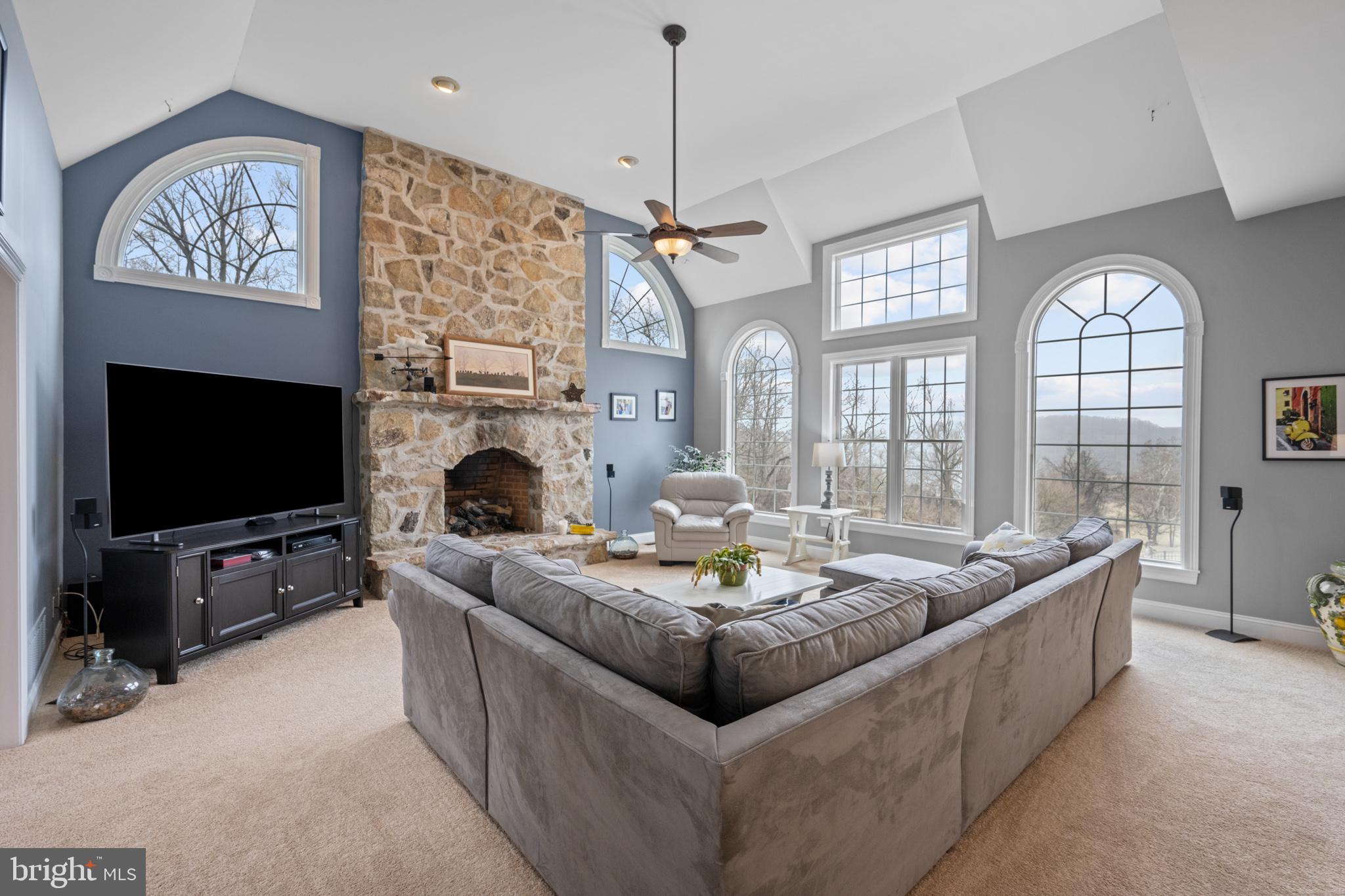 COUNTRY WALK - Residential