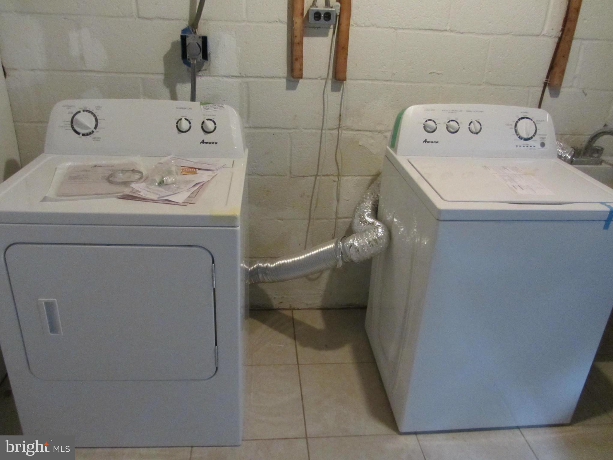 NEWPORT HILLS - Residential