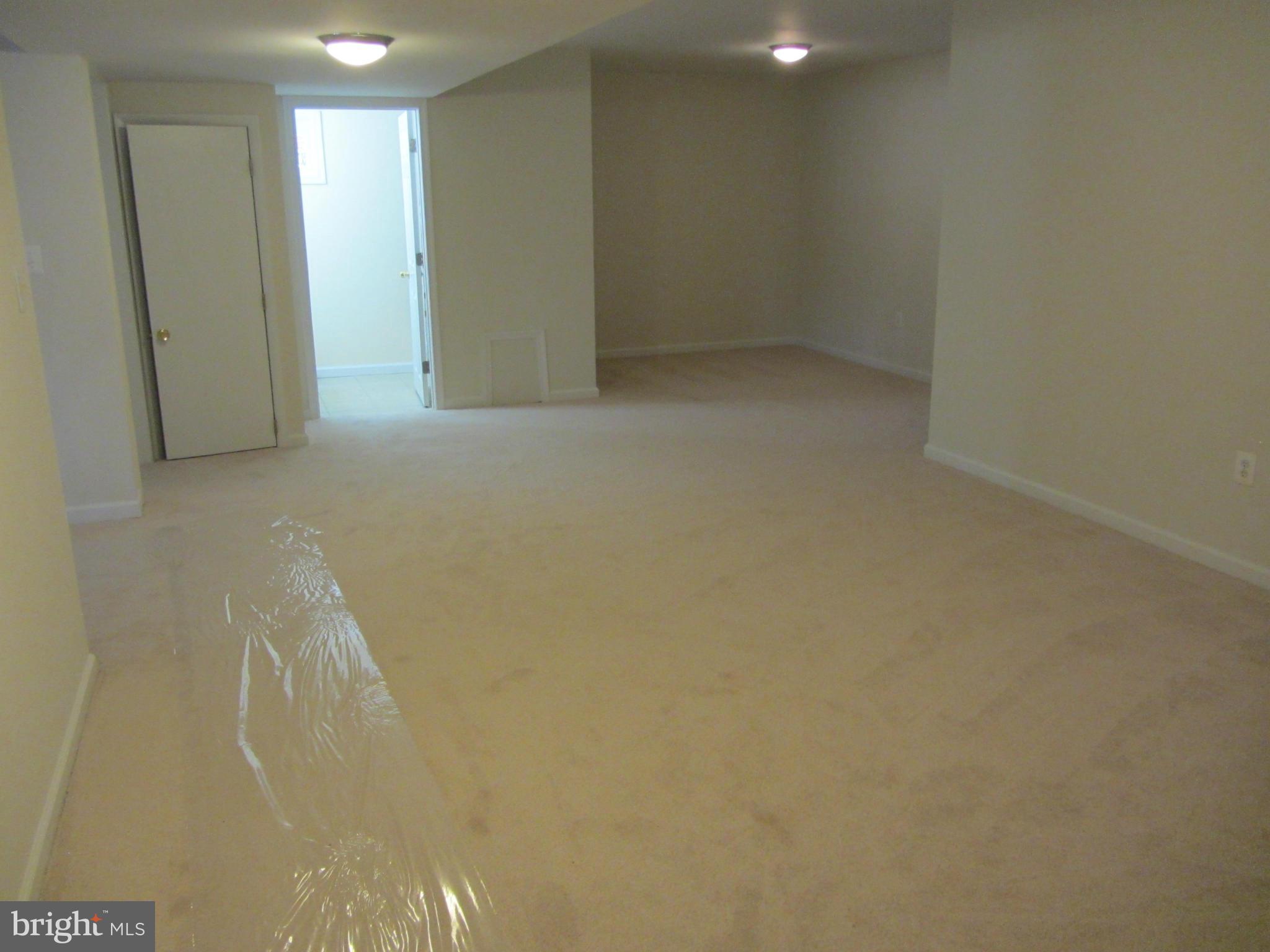 NEWPORT HILLS - Residential