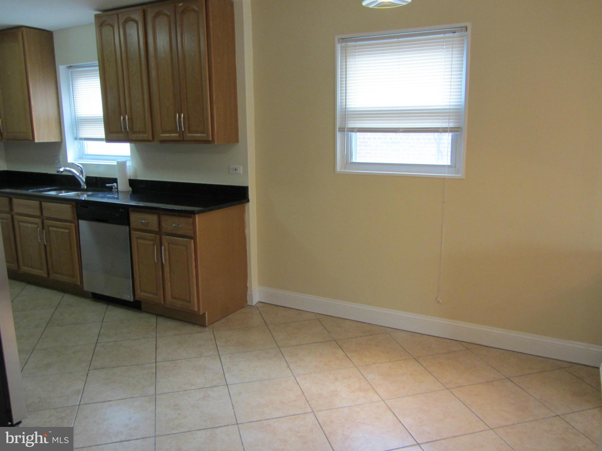 NEWPORT HILLS - Residential