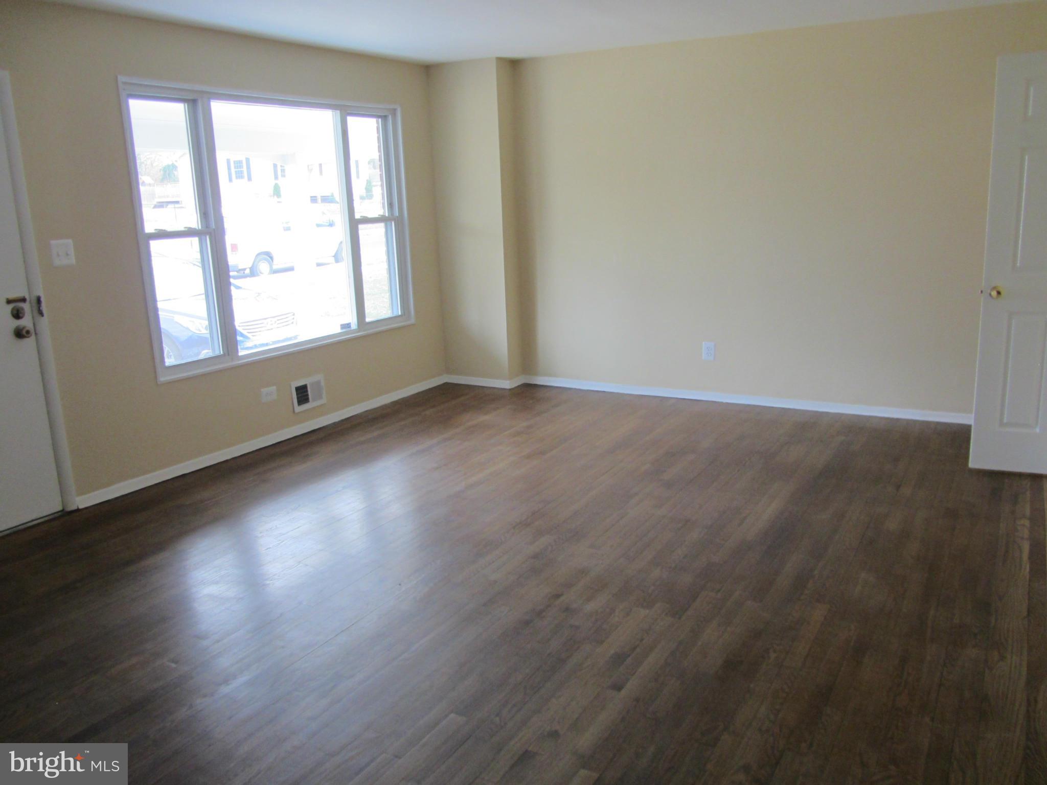 NEWPORT HILLS - Residential