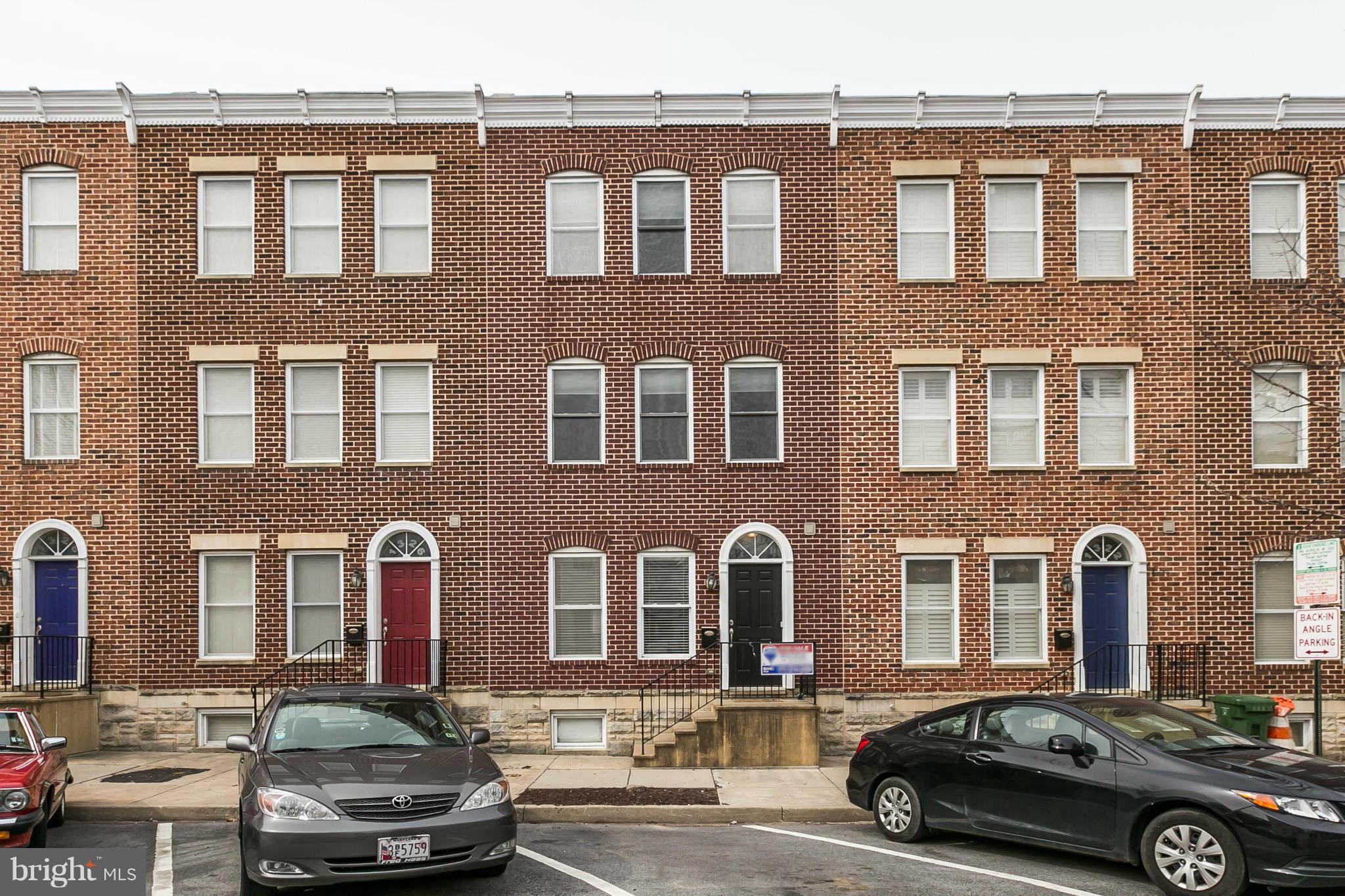 Gated Luxury Home in Federal Hill. 3000 + Square feet. This home offers 4 beautifully finished levels with 3/4 bedrooms 4.5 baths and a TWO CAR GARAGE. This home is an entertainers paradise from its city views on your rooftop deck, balcony off your bonus room or your private patio. Wine Bar, Granite Counters, Solid Wood Built ins, Hardwood Floors, Dual Zone HVAC, Bonus Room and much more!