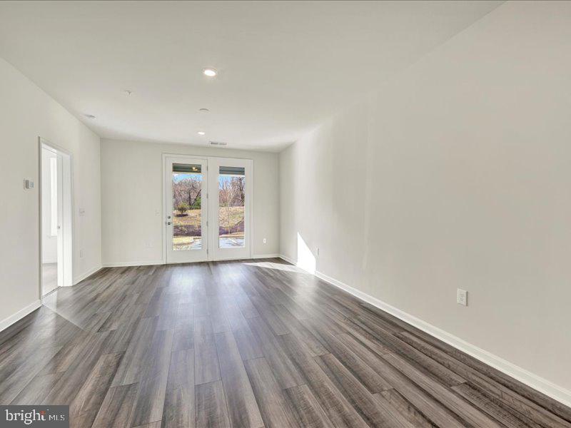 BEECHFIELD MANORS - Residential