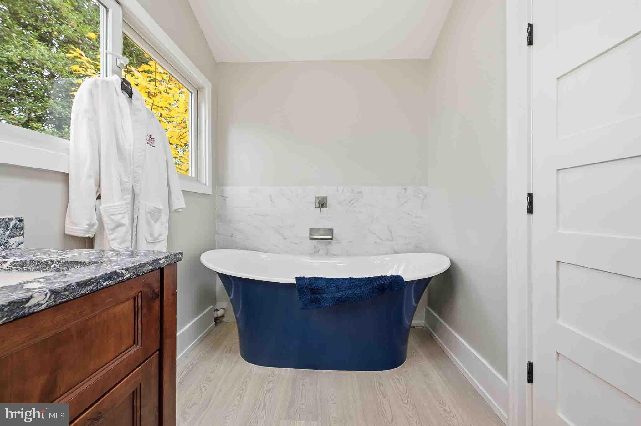 COOL SPRING - Residential