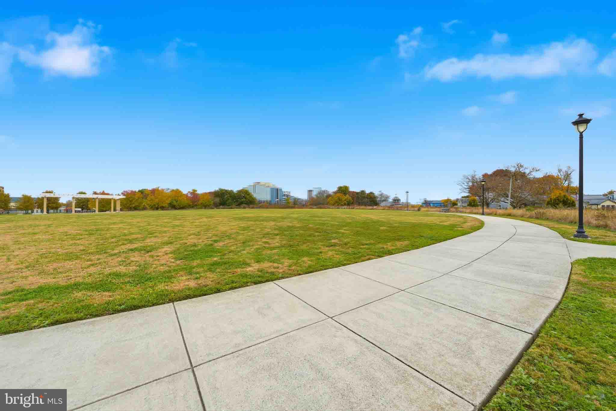 COOL SPRING - Residential