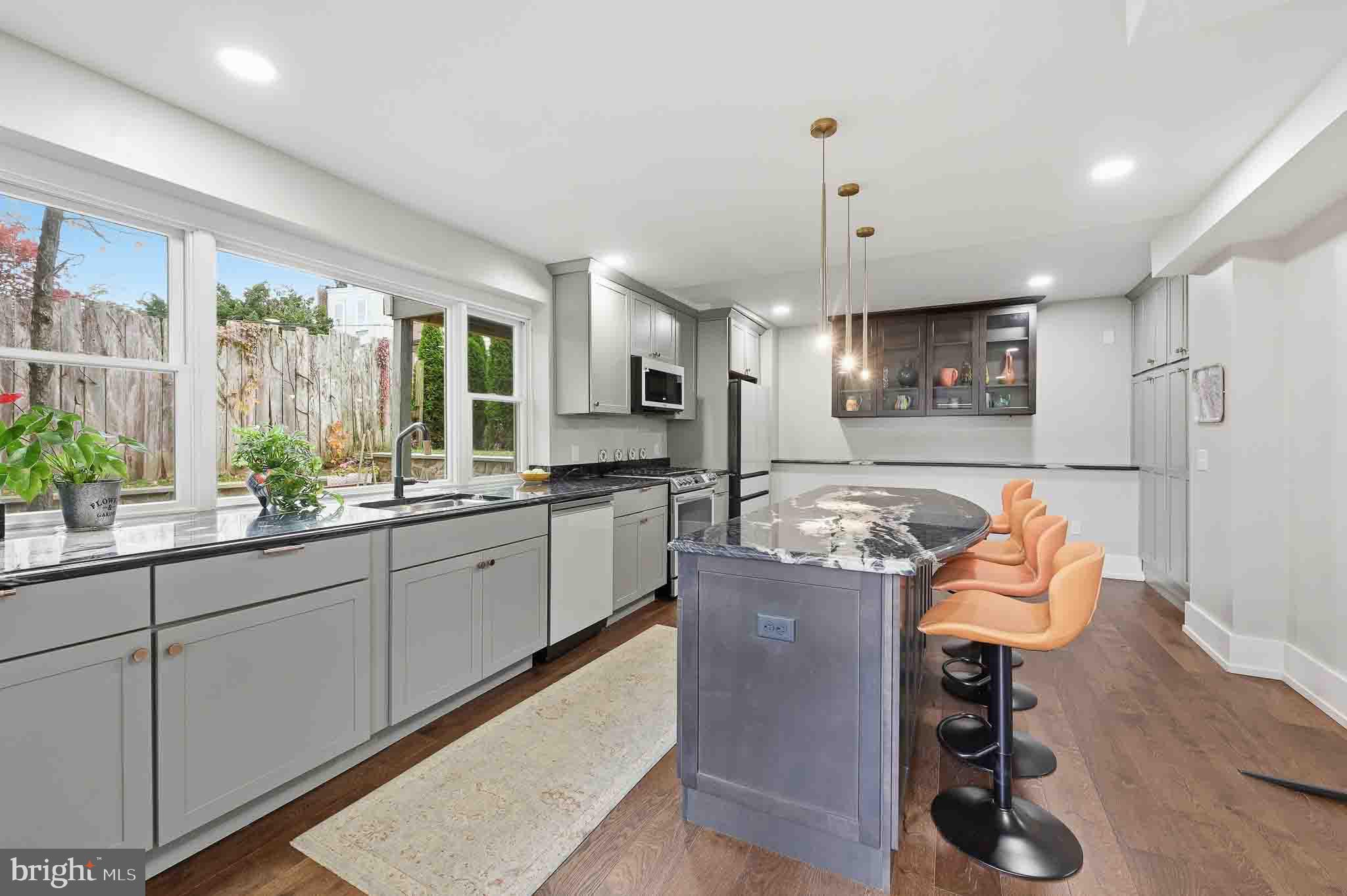 COOL SPRING - Residential