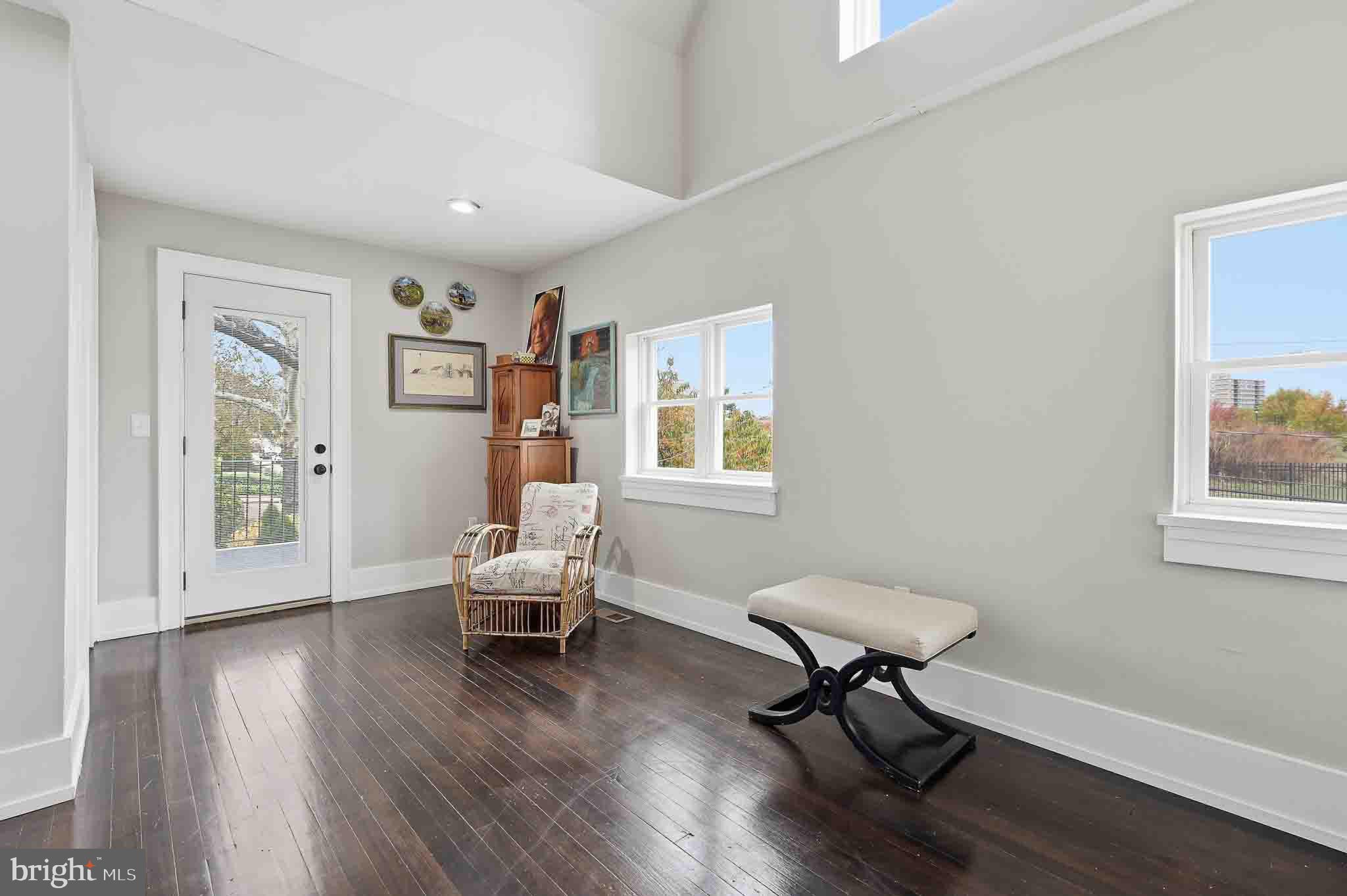 COOL SPRING - Residential