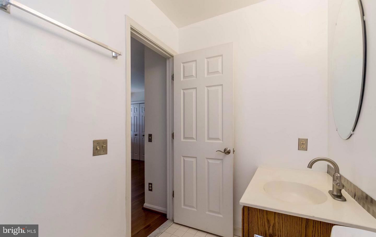 RIVER OAKS - Residential Lease