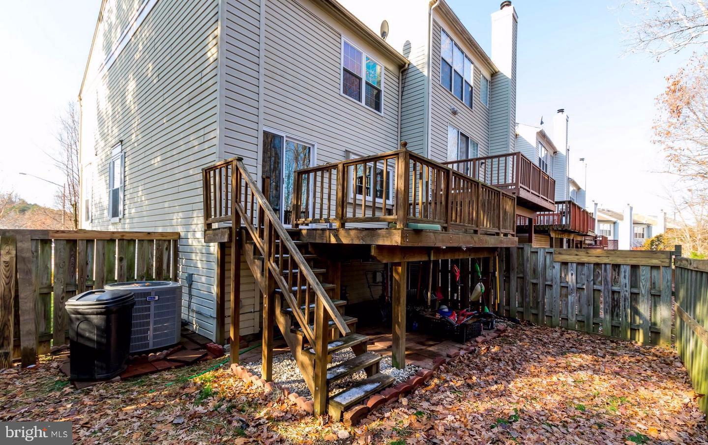 RIVER OAKS - Residential Lease