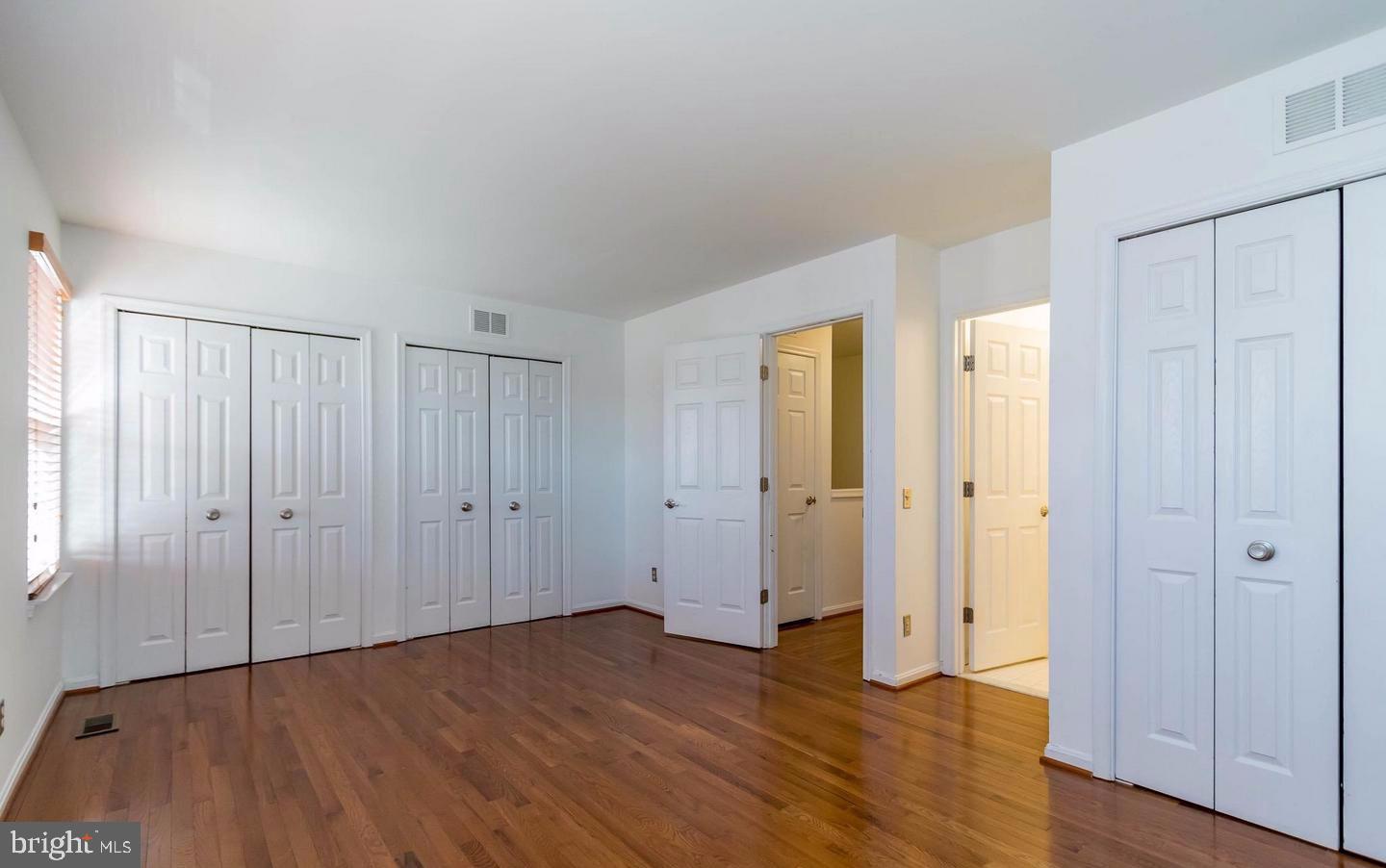 RIVER OAKS - Residential Lease