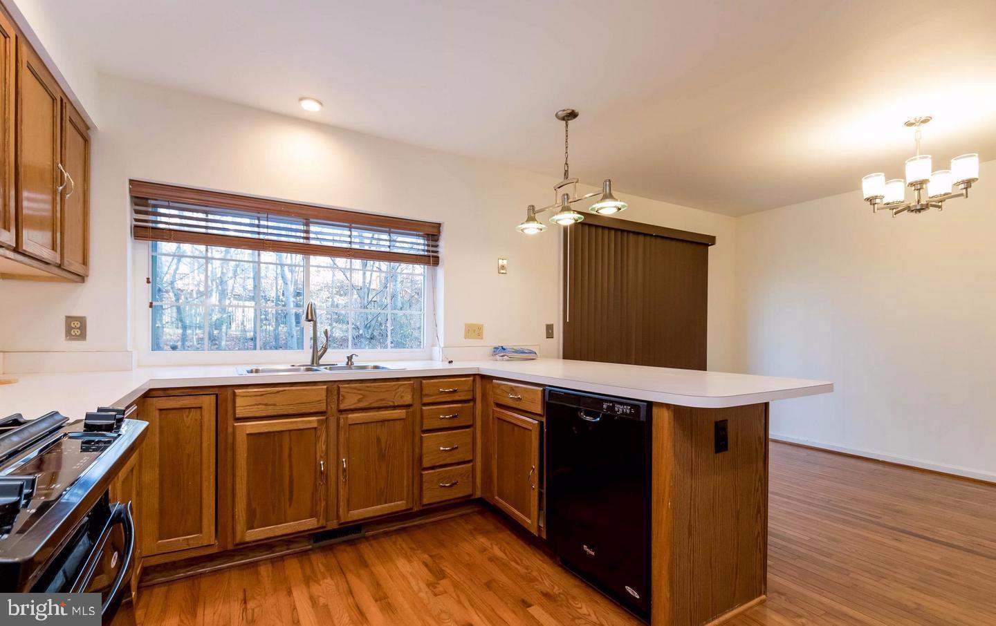 RIVER OAKS - Residential Lease