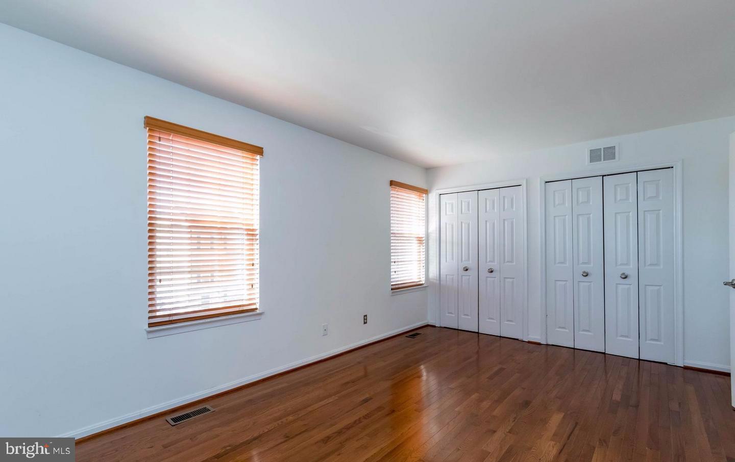 RIVER OAKS - Residential Lease