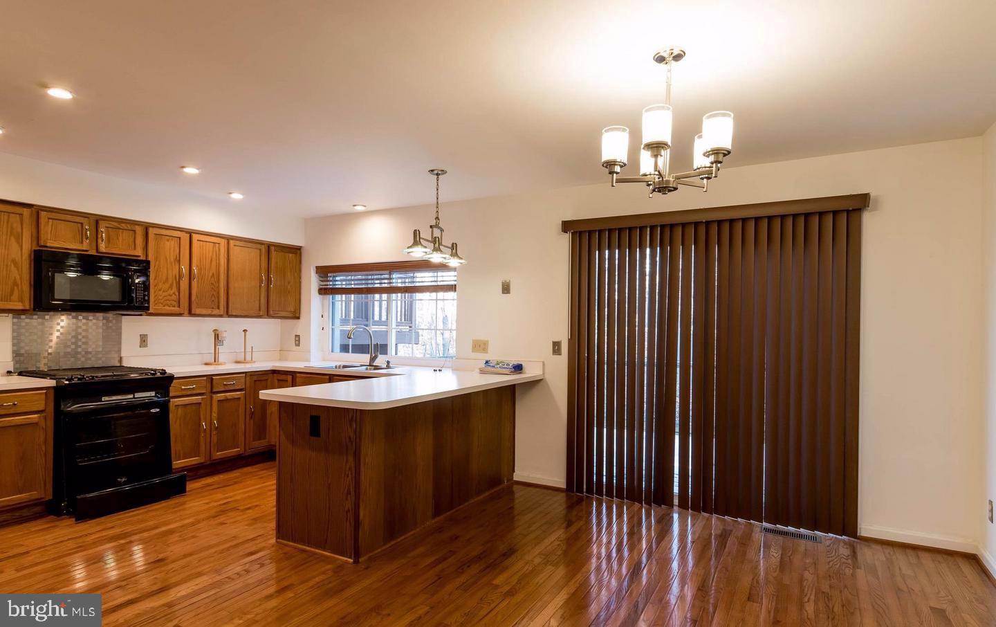 RIVER OAKS - Residential Lease