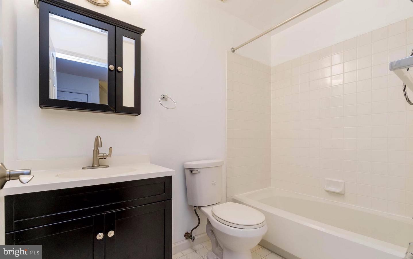 RIVER OAKS - Residential Lease