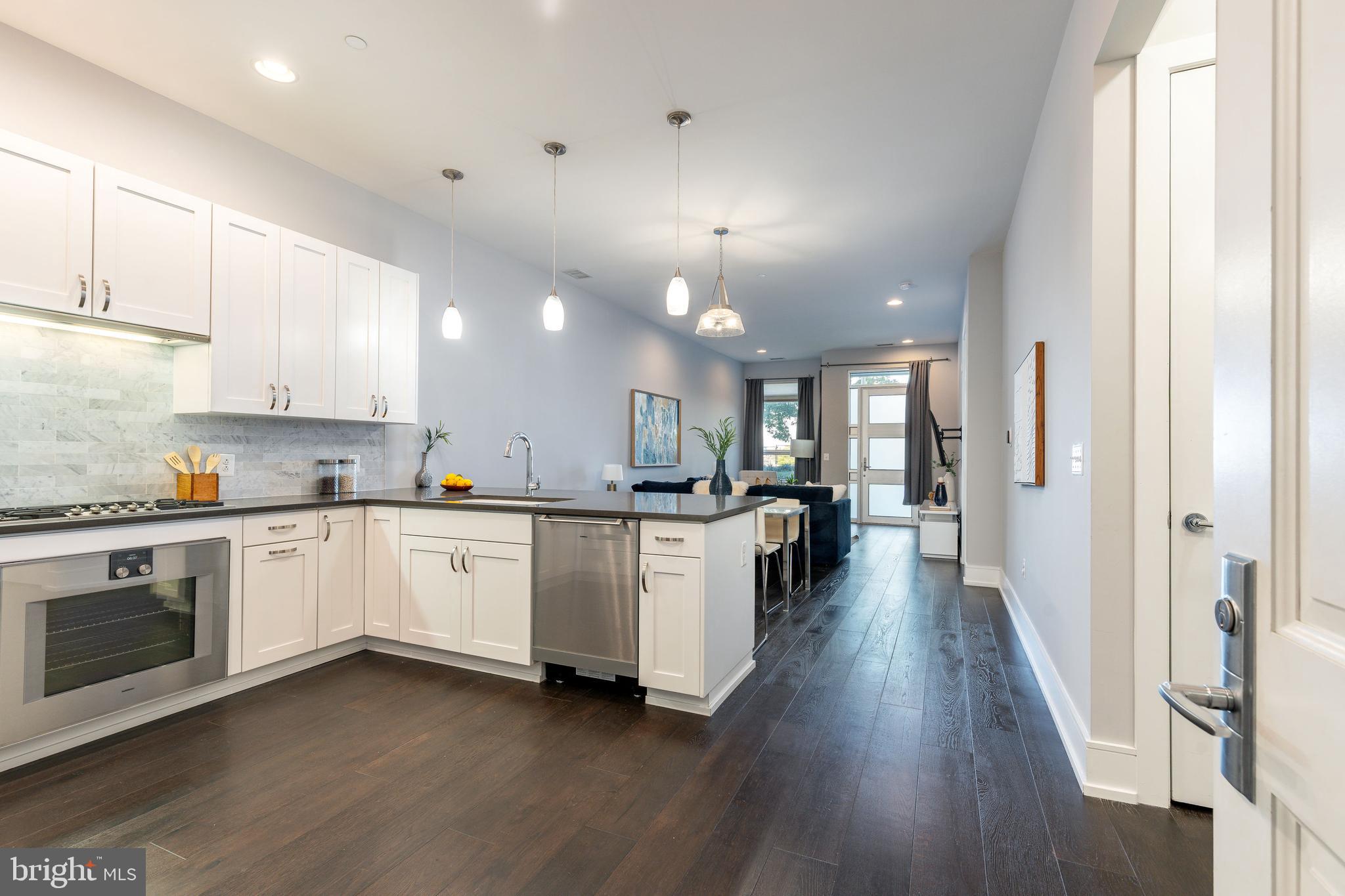 SOCIETY HILL - Residential
