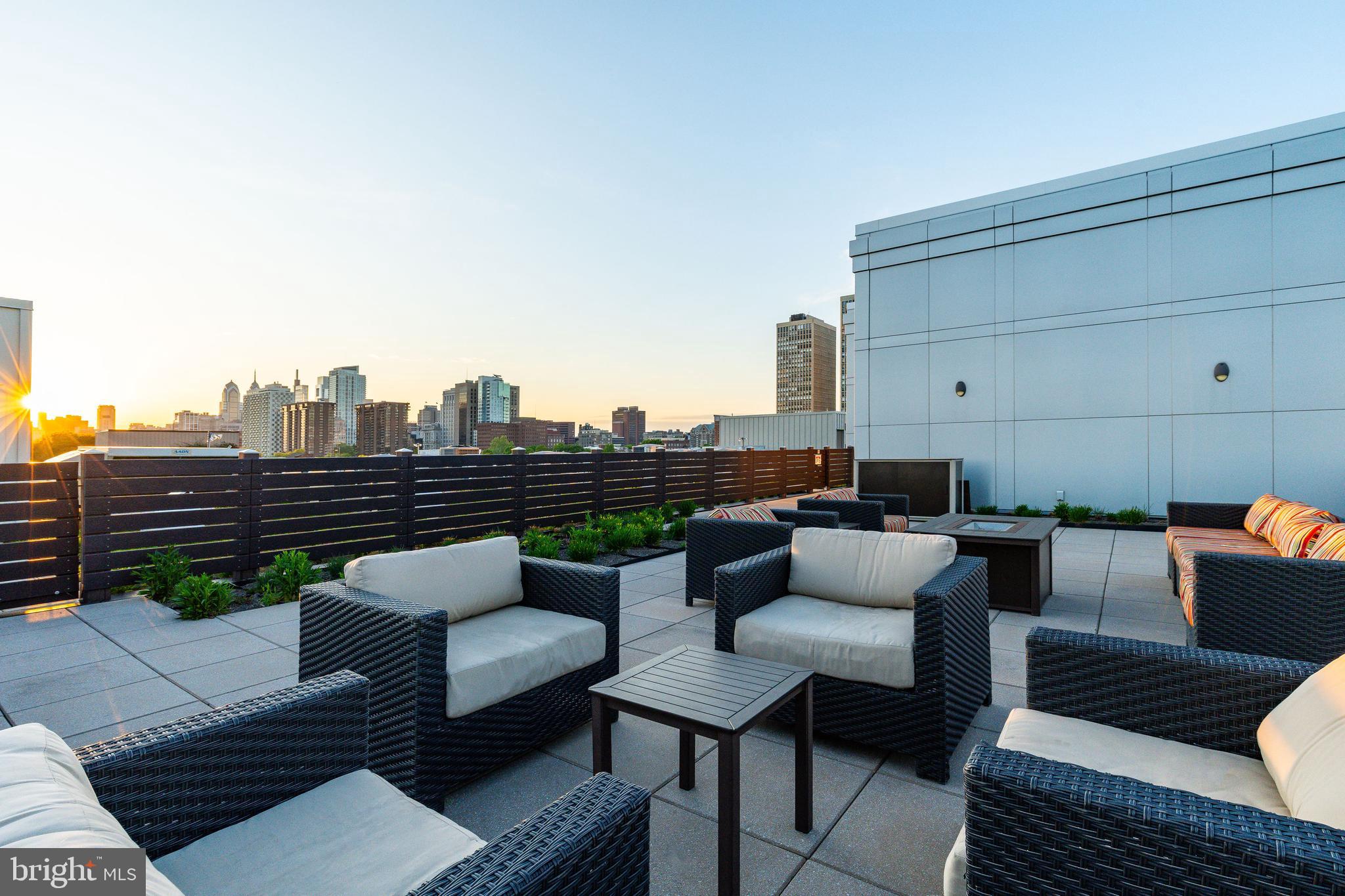 SOCIETY HILL - Residential