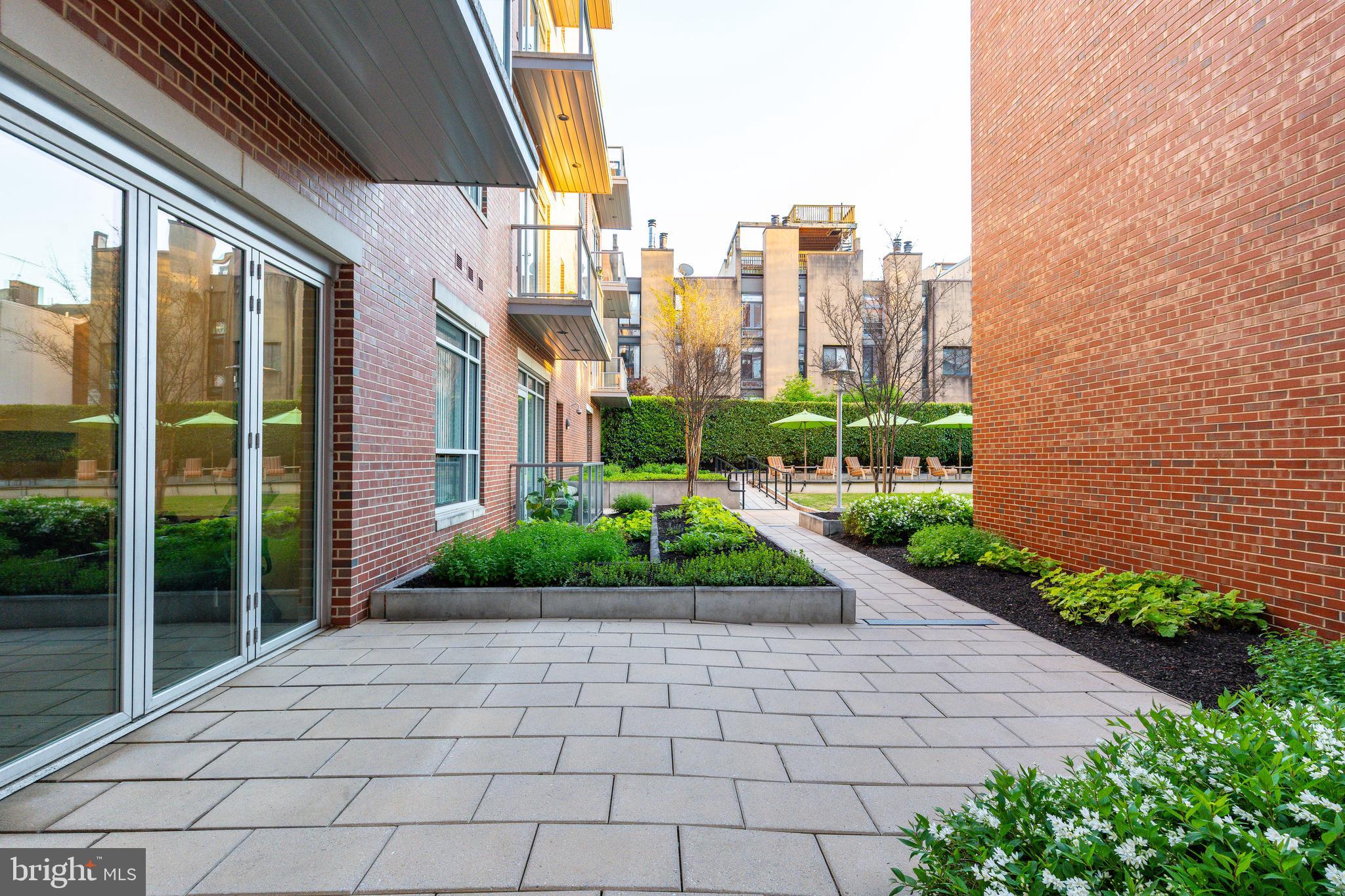 SOCIETY HILL - Residential