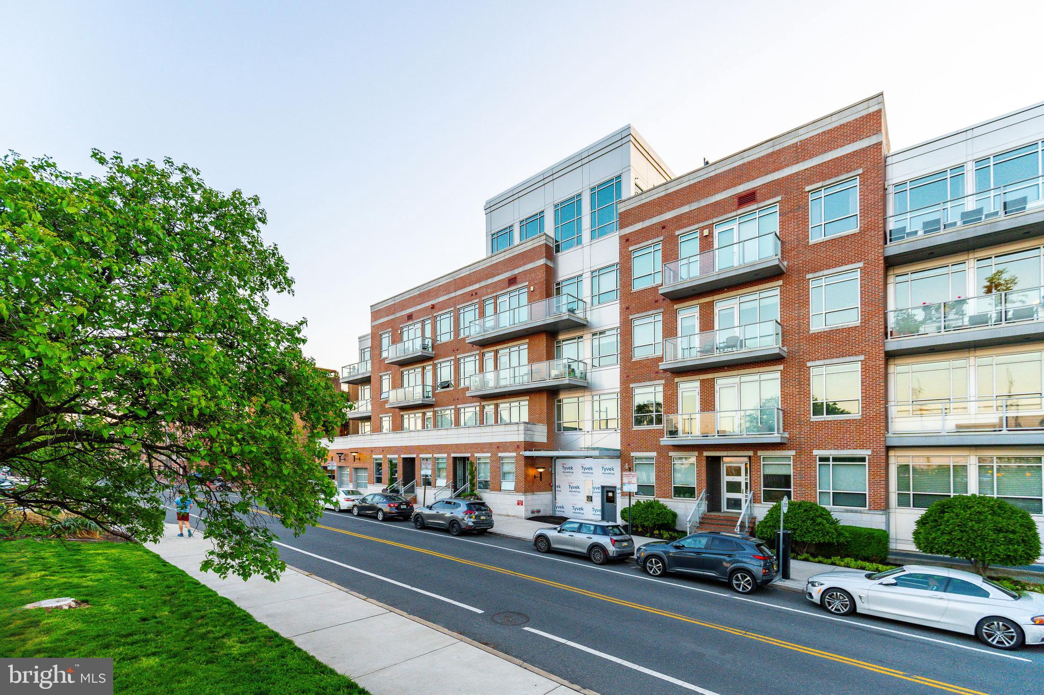 SOCIETY HILL - Residential