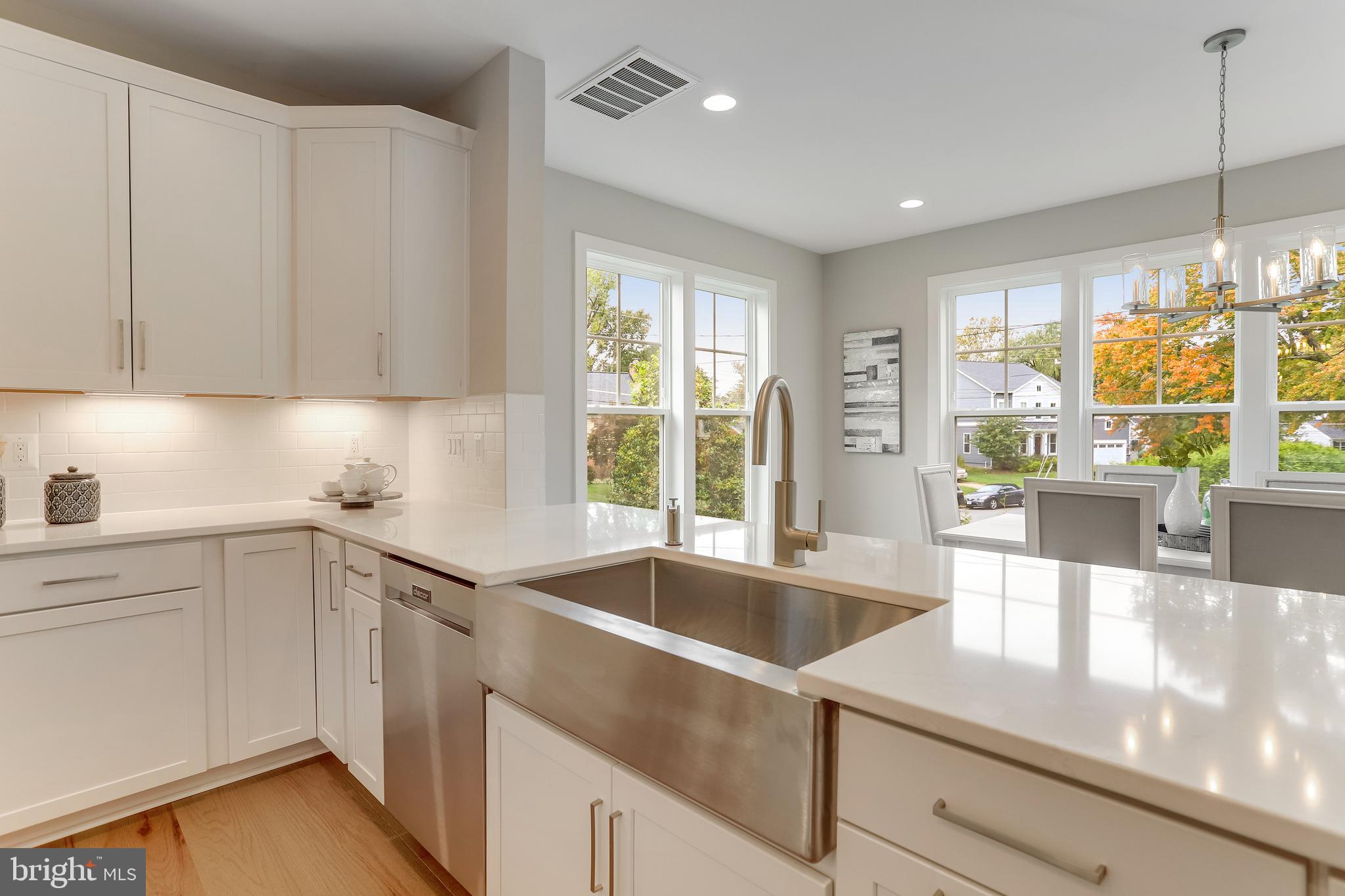 DUNN LORING - Residential