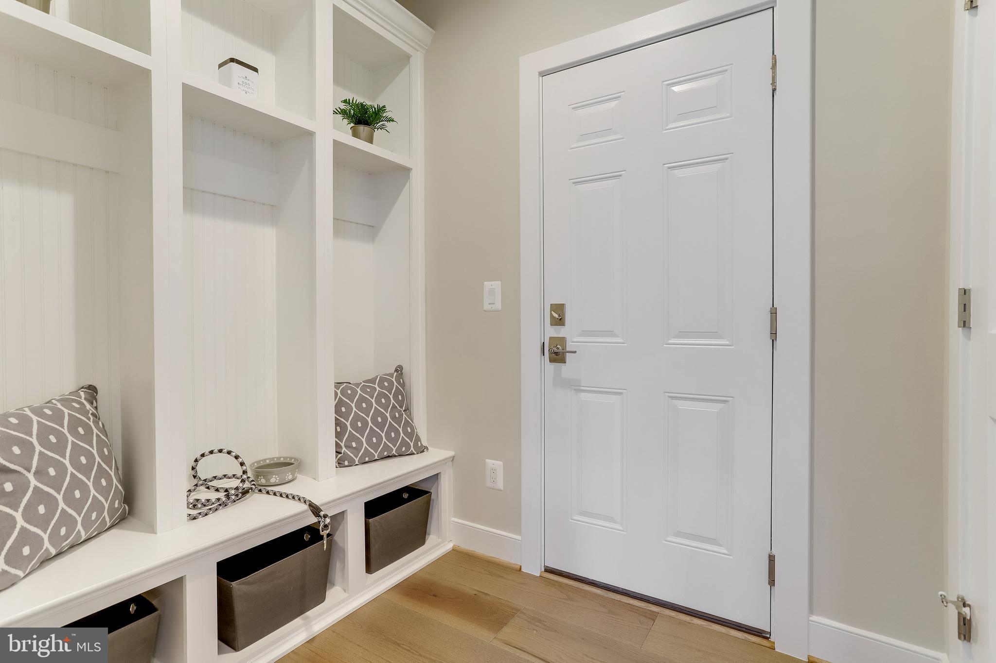 DUNN LORING - Residential