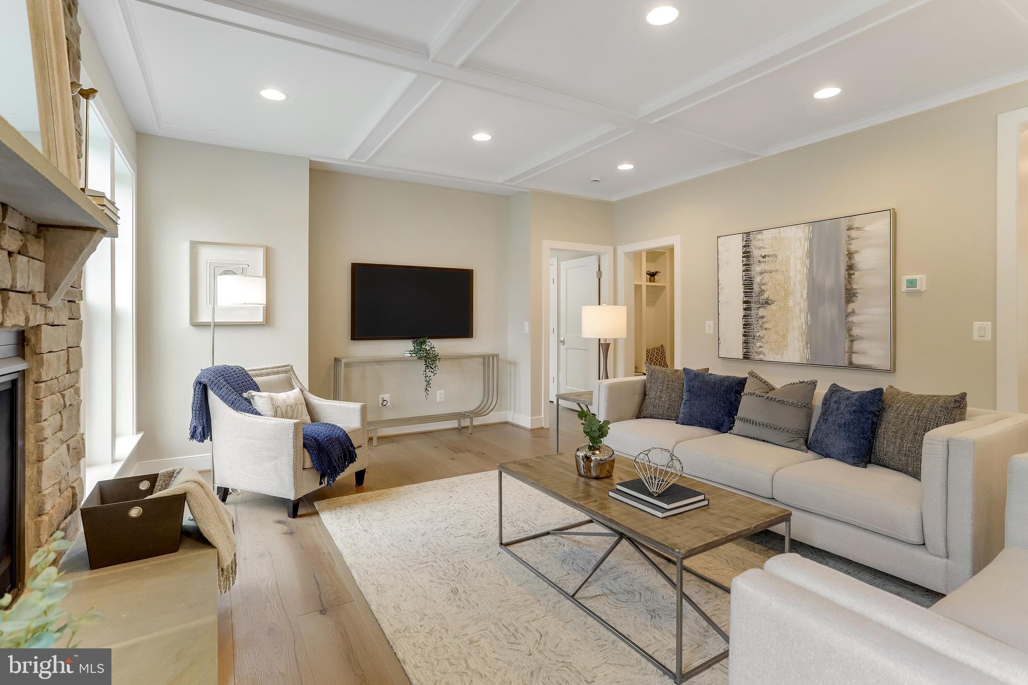 DUNN LORING - Residential