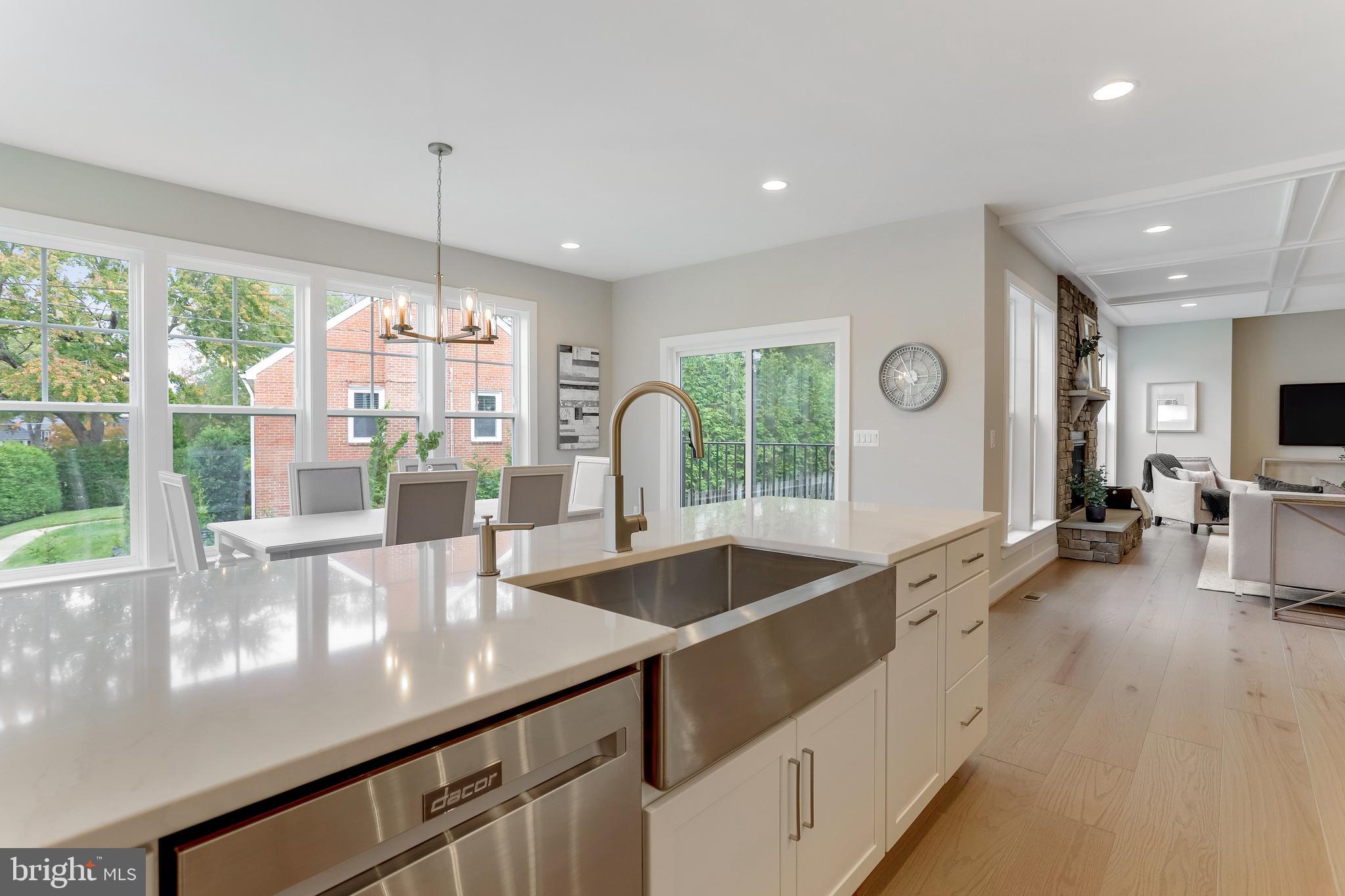 DUNN LORING - Residential