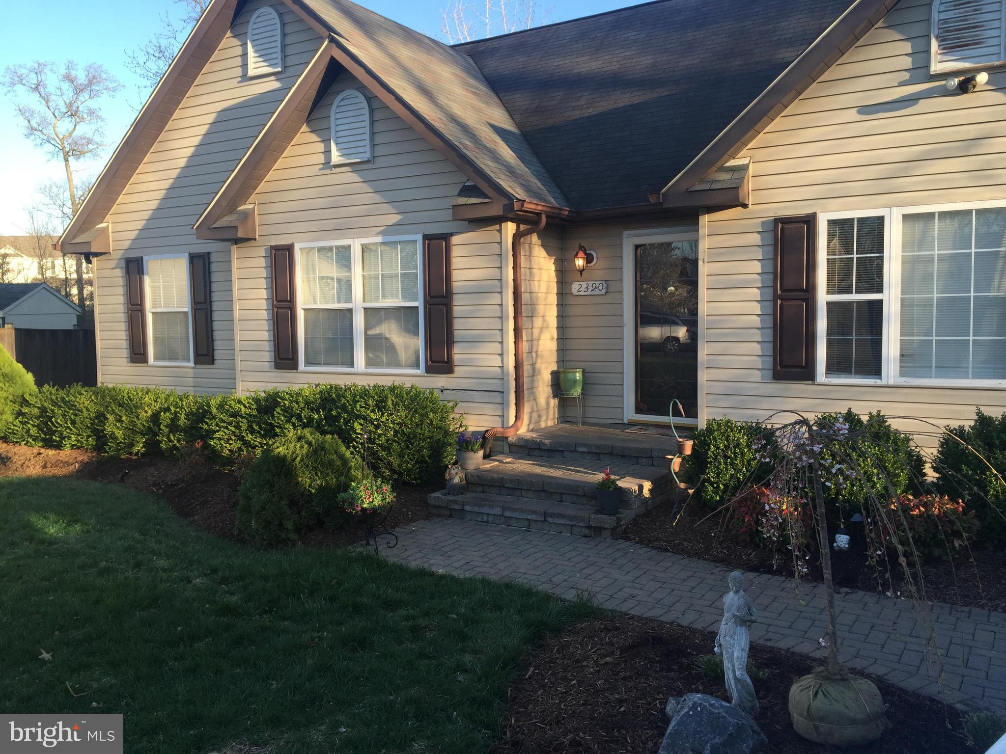 XENOPHONS TEN THOUSAND - Residential Lease