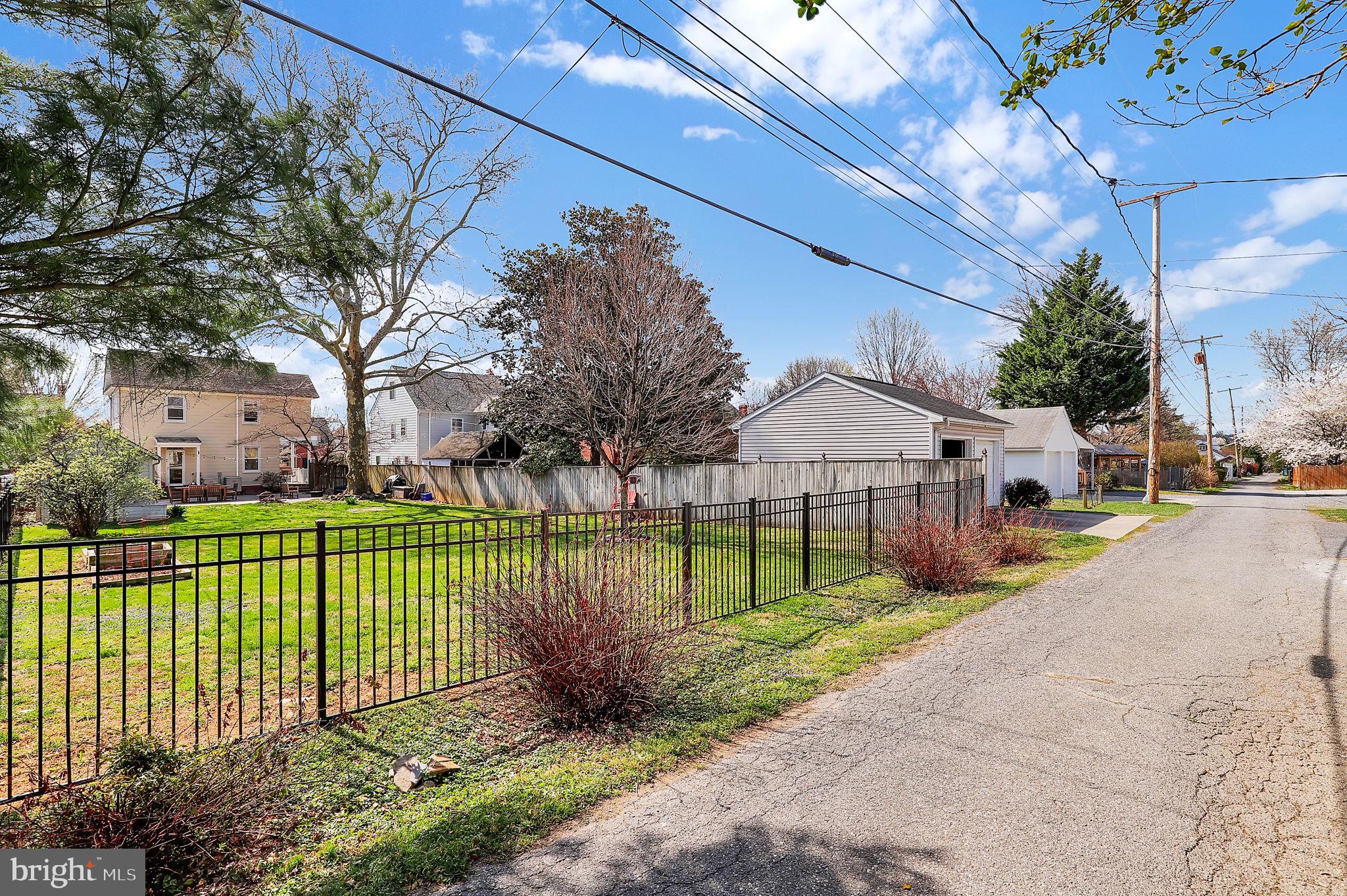 ROSEDALE - Residential