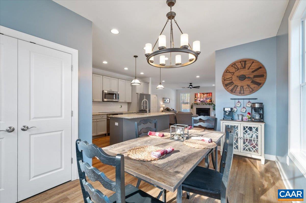 FOX HOLLOW - Residential