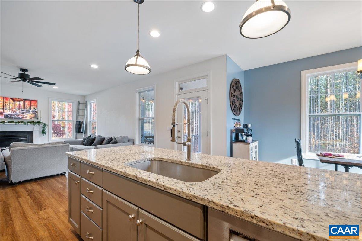 FOX HOLLOW - Residential