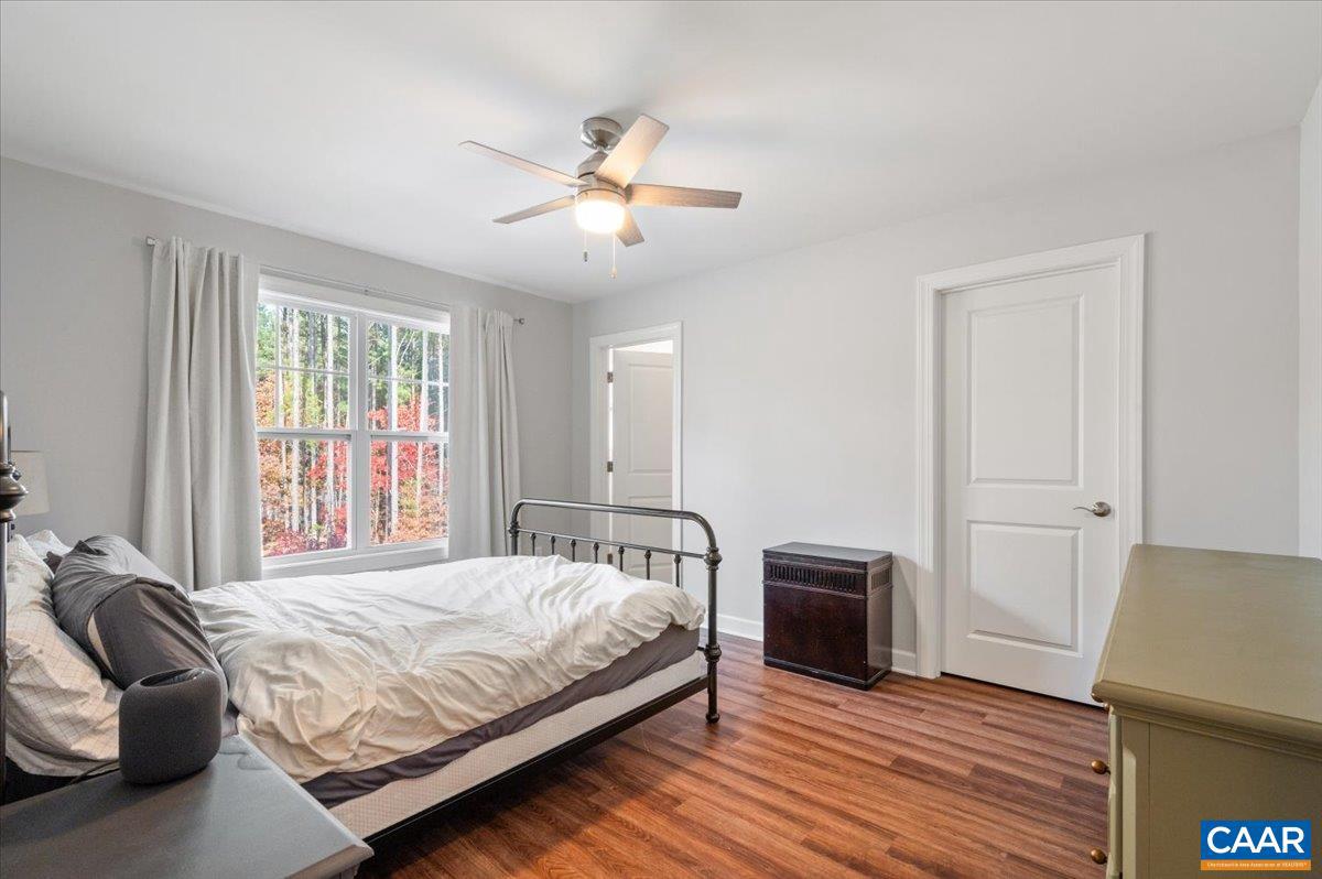 FOX HOLLOW - Residential