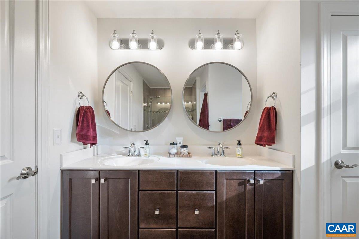 FOX HOLLOW - Residential