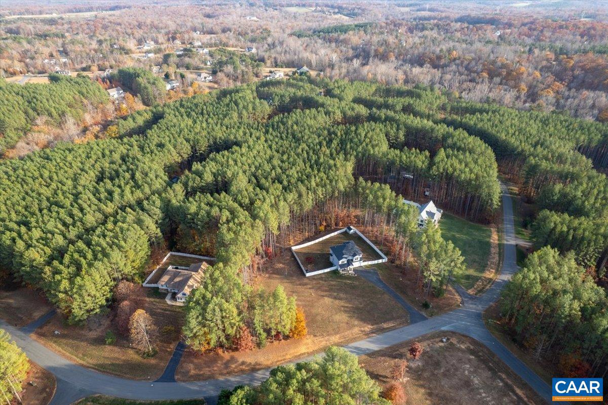 FOX HOLLOW - Residential