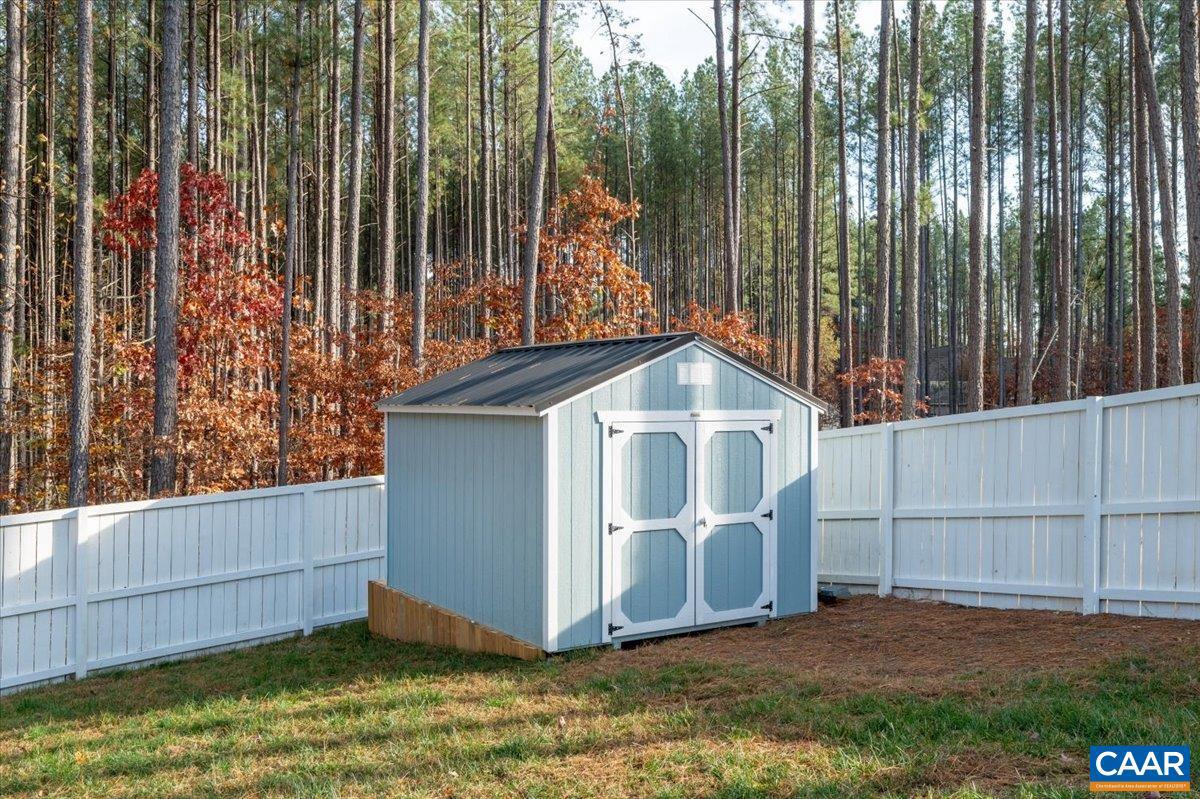 FOX HOLLOW - Residential