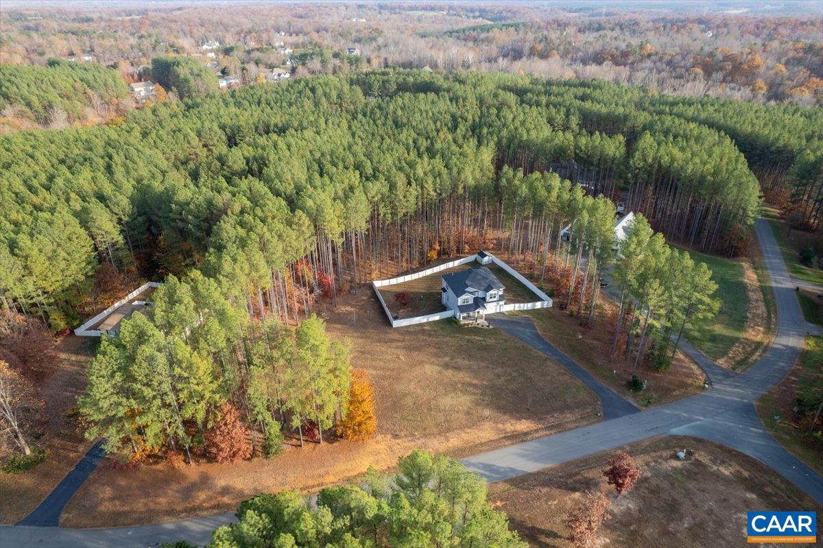 FOX HOLLOW - Residential