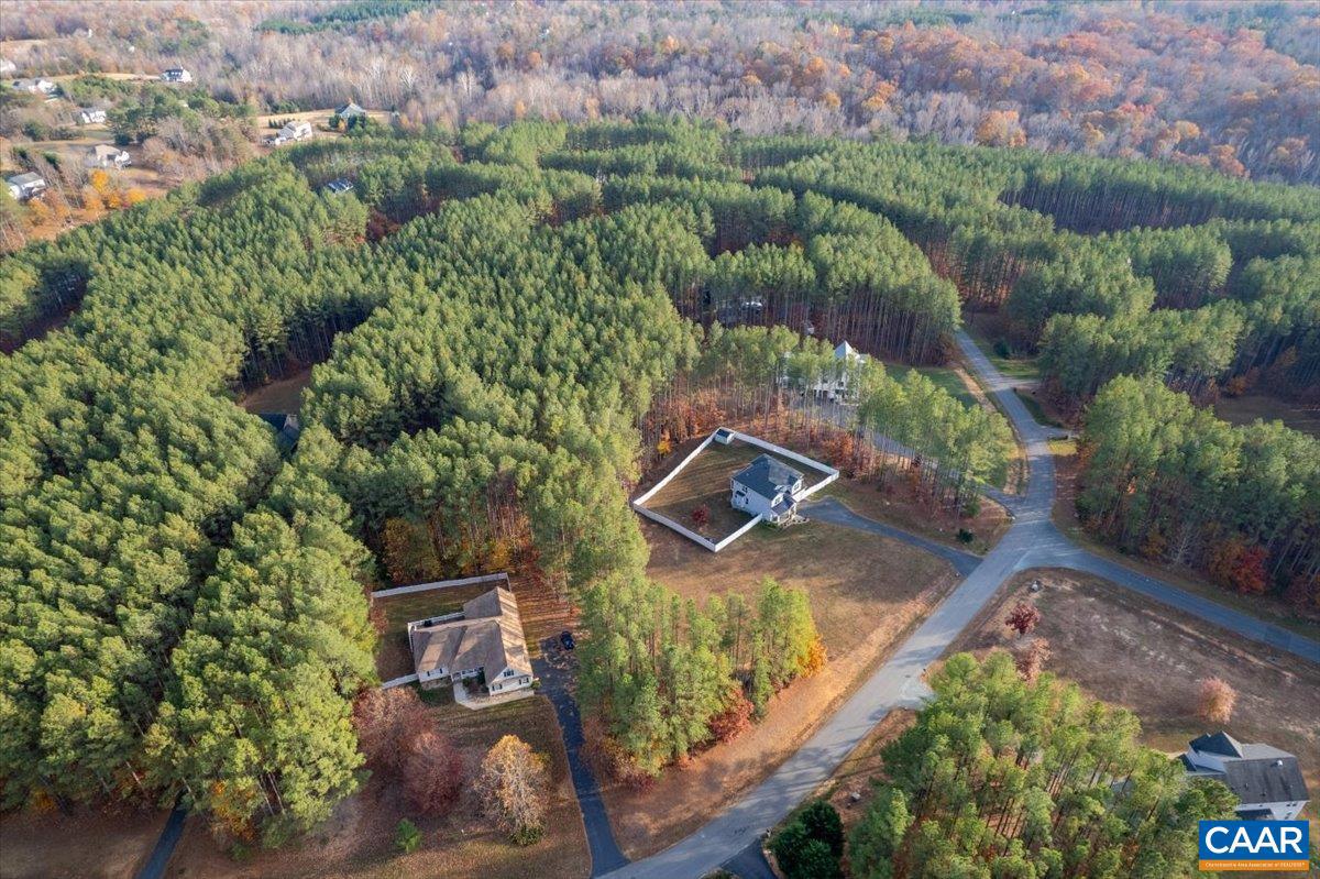 FOX HOLLOW - Residential