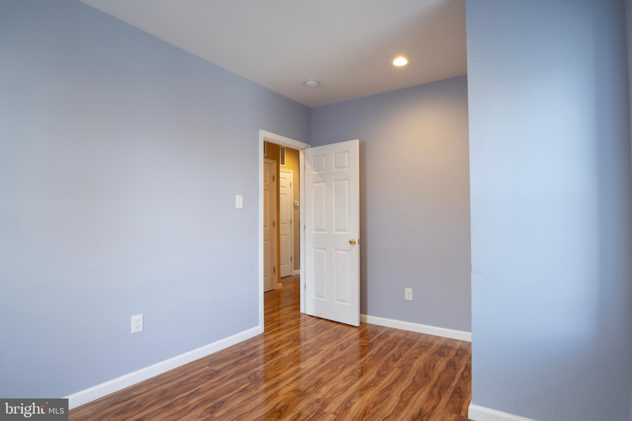 EAST FALLS - Residential Lease