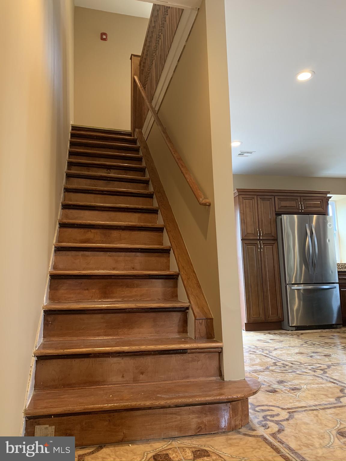 EAST FALLS - Residential Lease