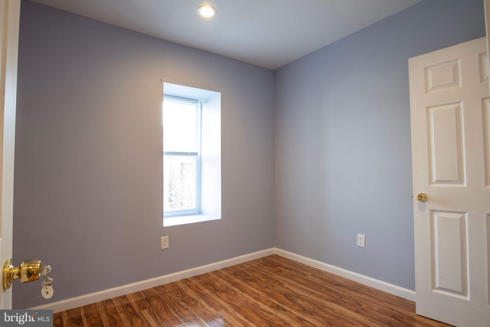 EAST FALLS - Residential Lease